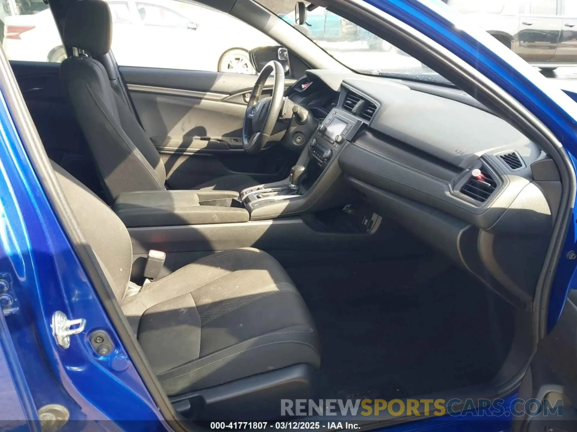 5 Photograph of a damaged car SHHFK7H44KU209751 HONDA CIVIC 2019