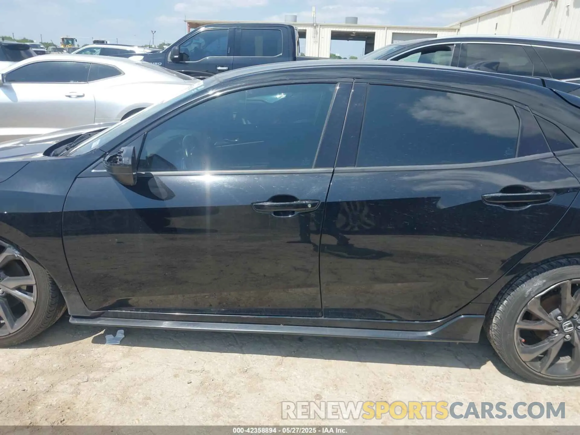 14 Photograph of a damaged car SHHFK7H45KU226624 HONDA CIVIC 2019