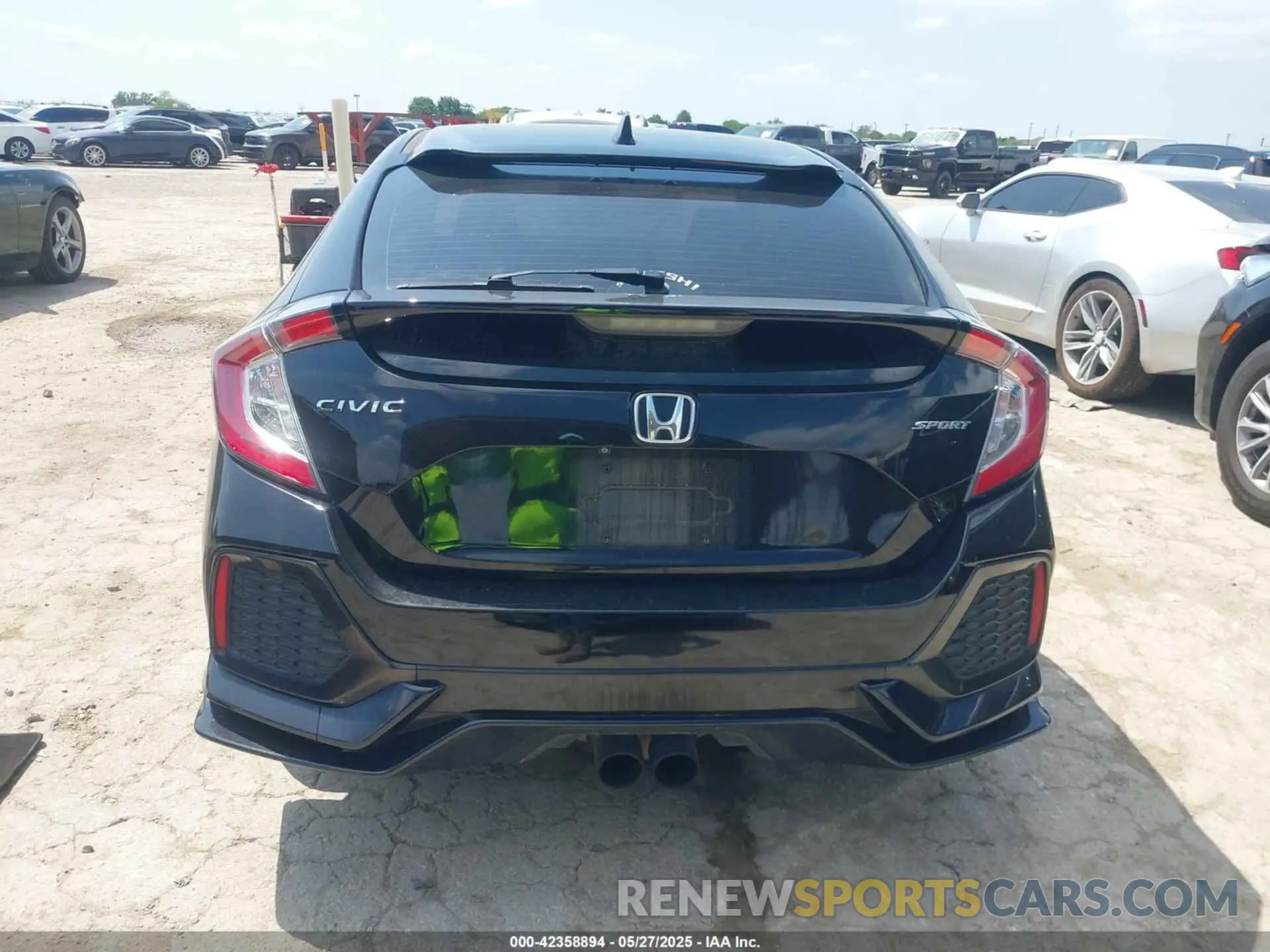 16 Photograph of a damaged car SHHFK7H45KU226624 HONDA CIVIC 2019