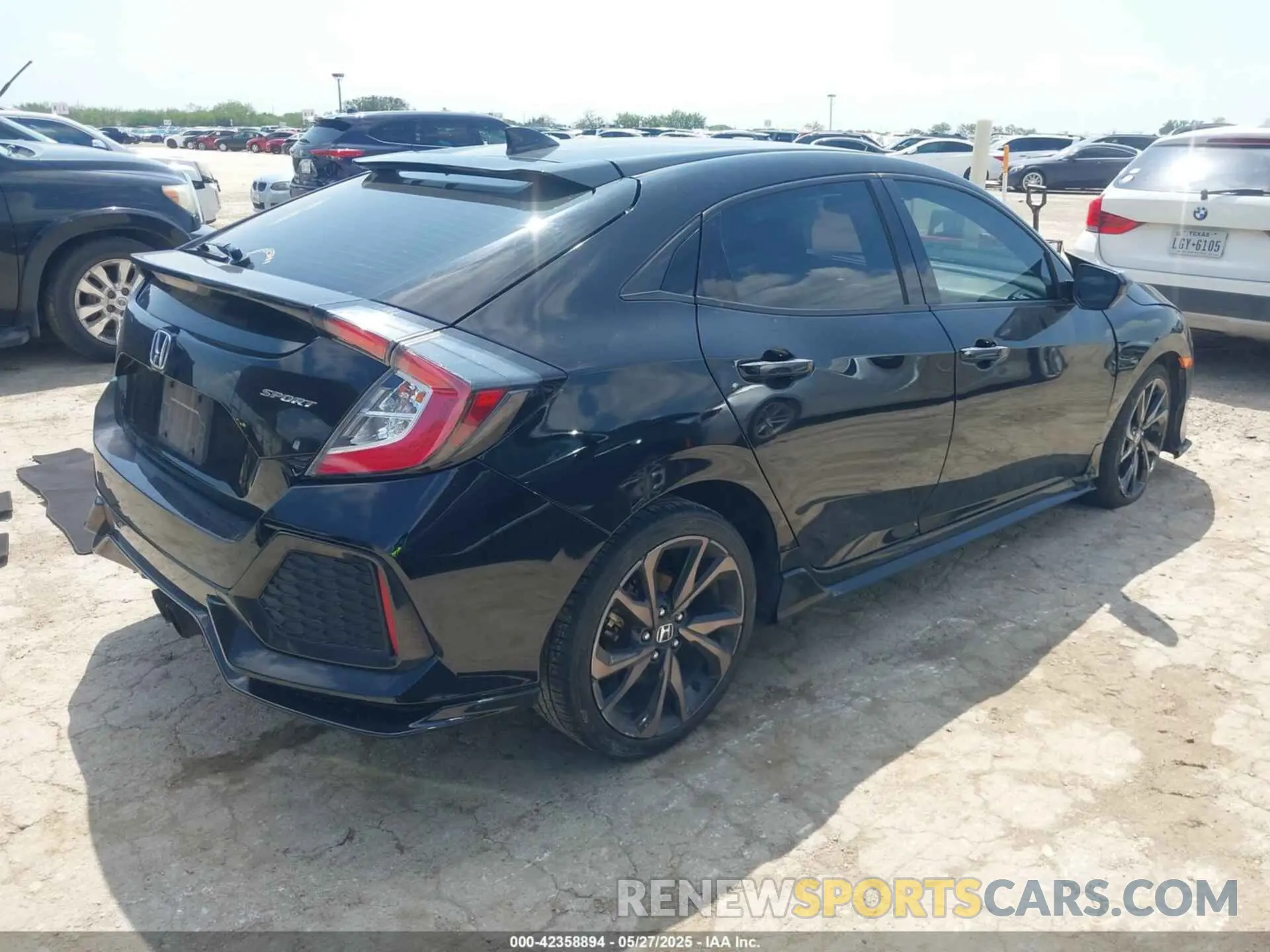 4 Photograph of a damaged car SHHFK7H45KU226624 HONDA CIVIC 2019
