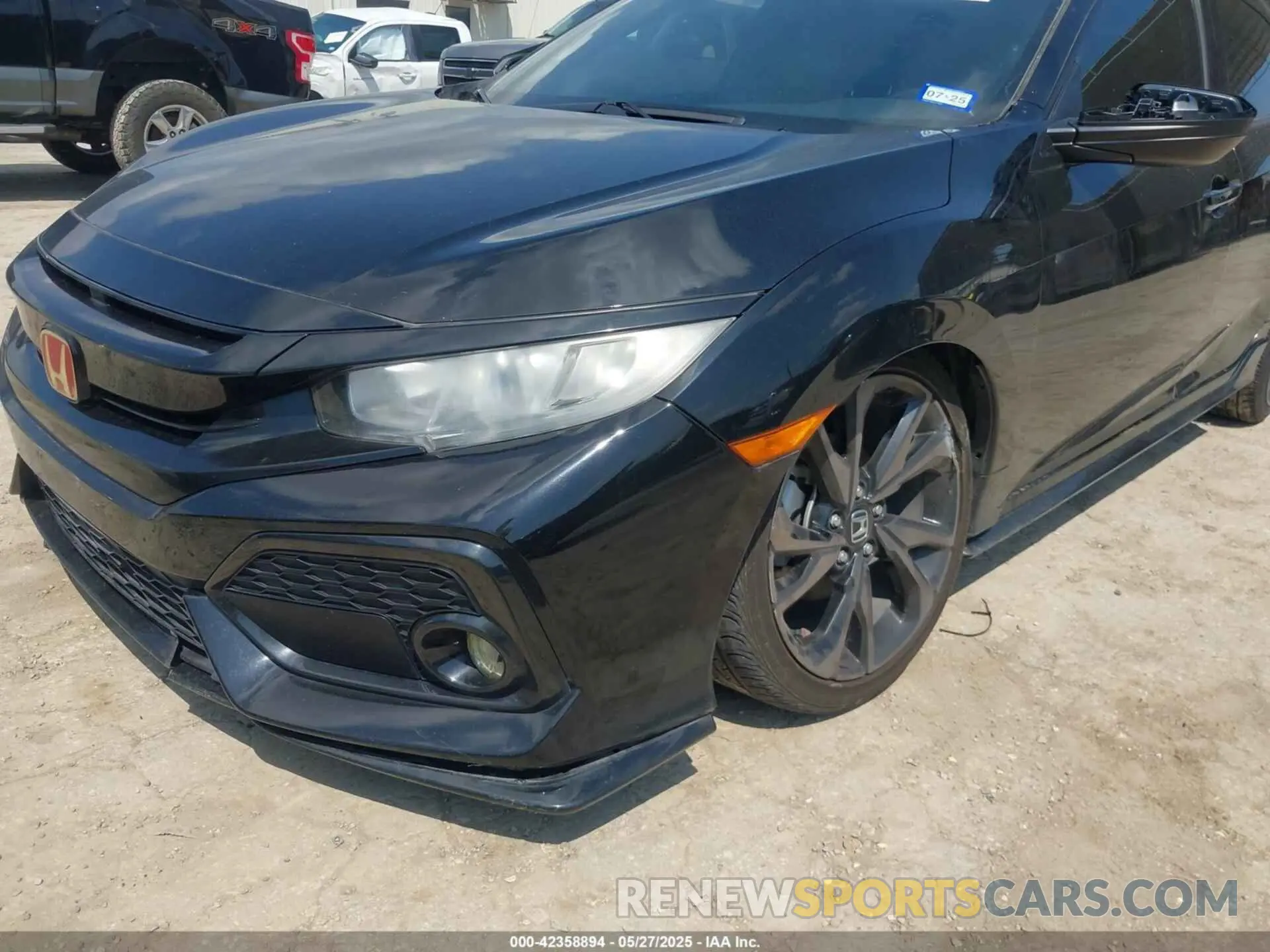 6 Photograph of a damaged car SHHFK7H45KU226624 HONDA CIVIC 2019