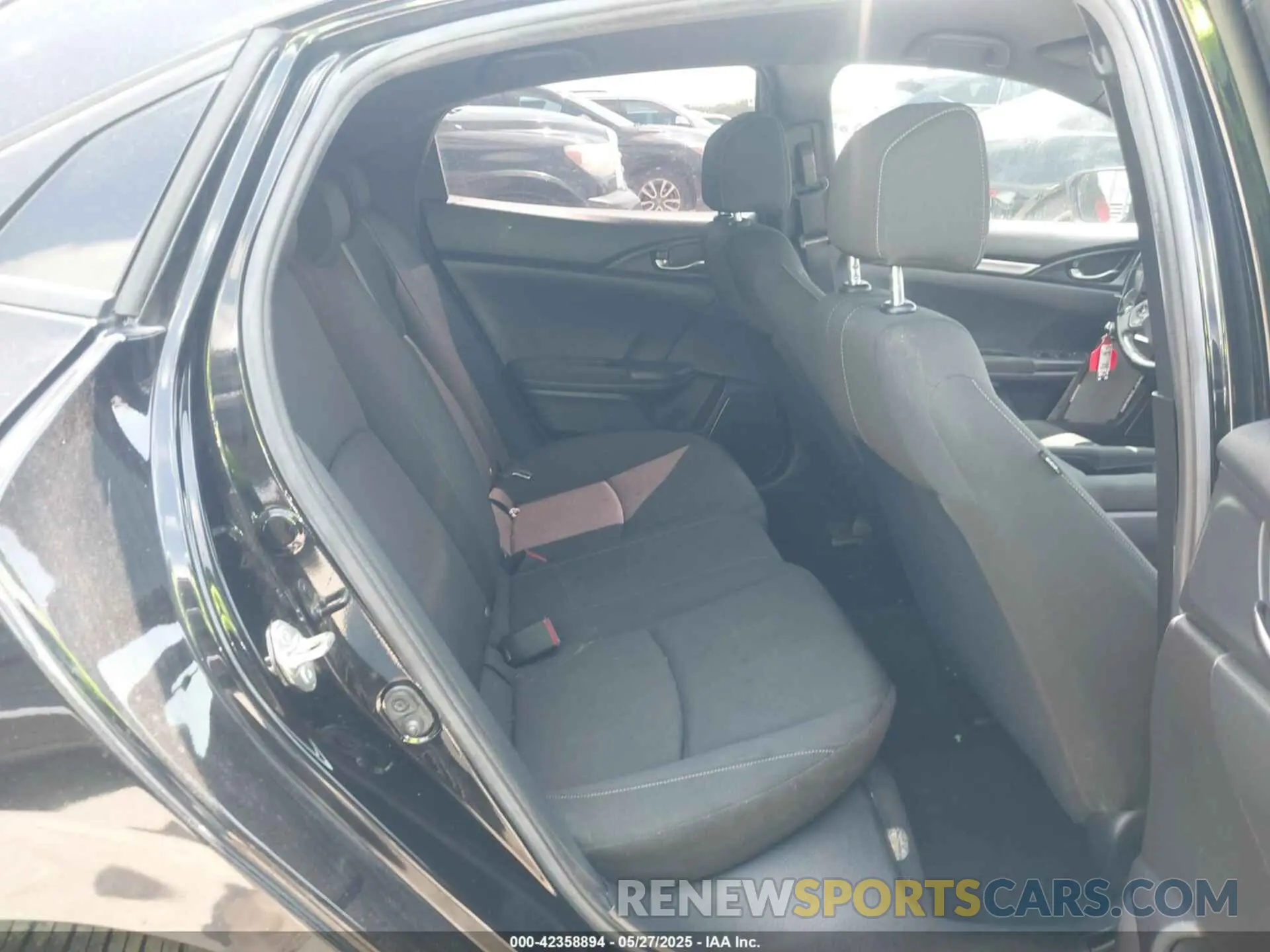 8 Photograph of a damaged car SHHFK7H45KU226624 HONDA CIVIC 2019