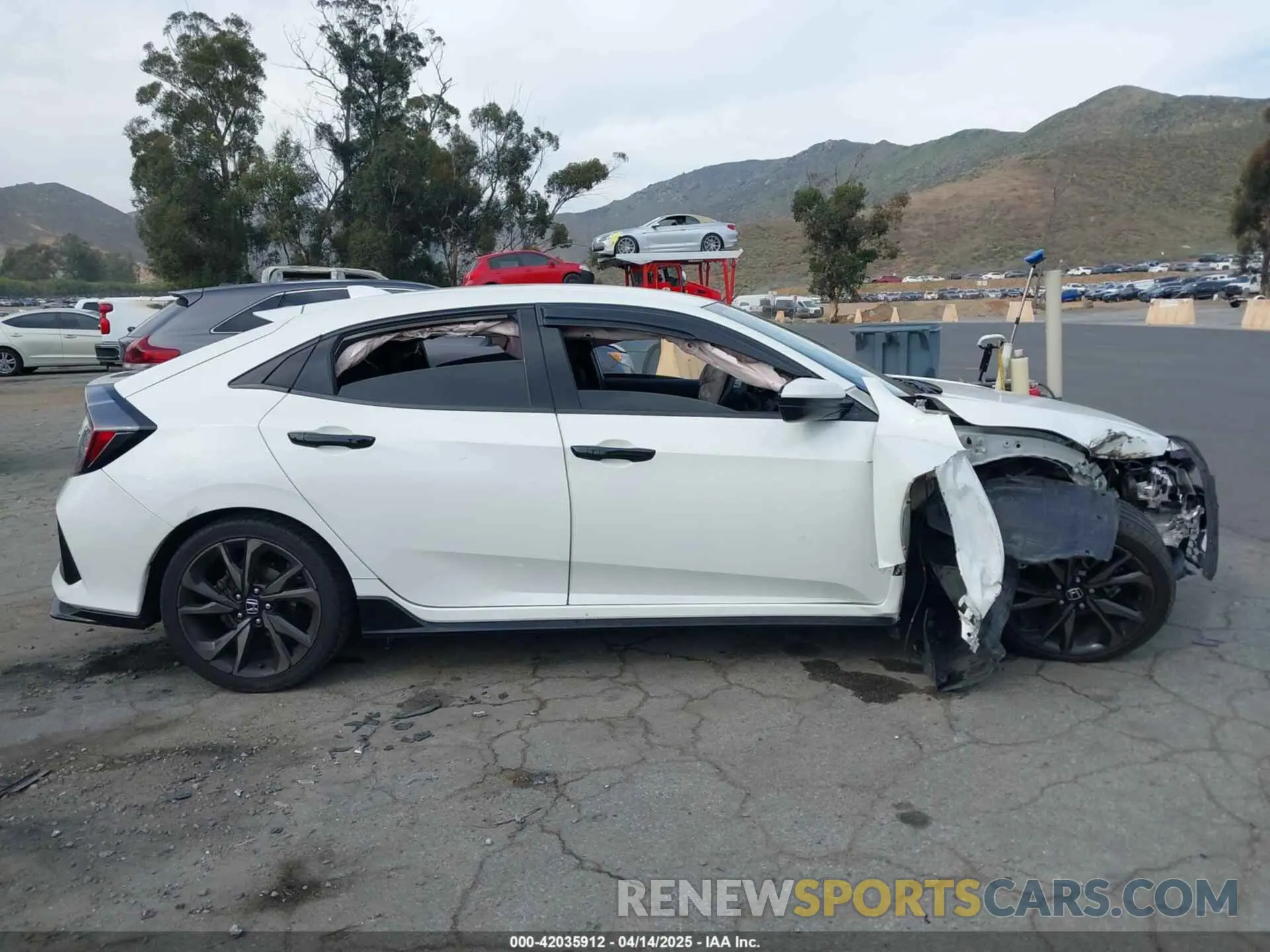 12 Photograph of a damaged car SHHFK7H45KU406167 HONDA CIVIC 2019