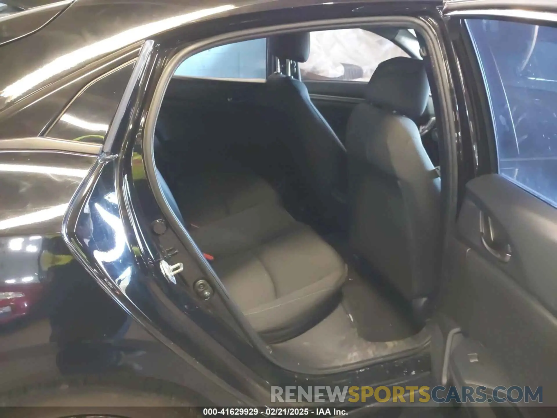 8 Photograph of a damaged car SHHFK7H47KU400791 HONDA CIVIC 2019