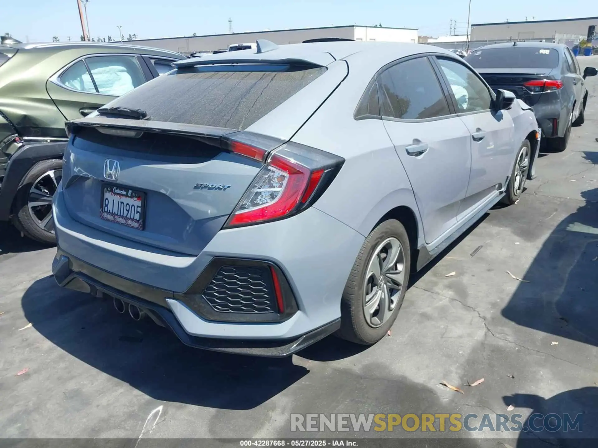 4 Photograph of a damaged car SHHFK7H48KU405367 HONDA CIVIC 2019