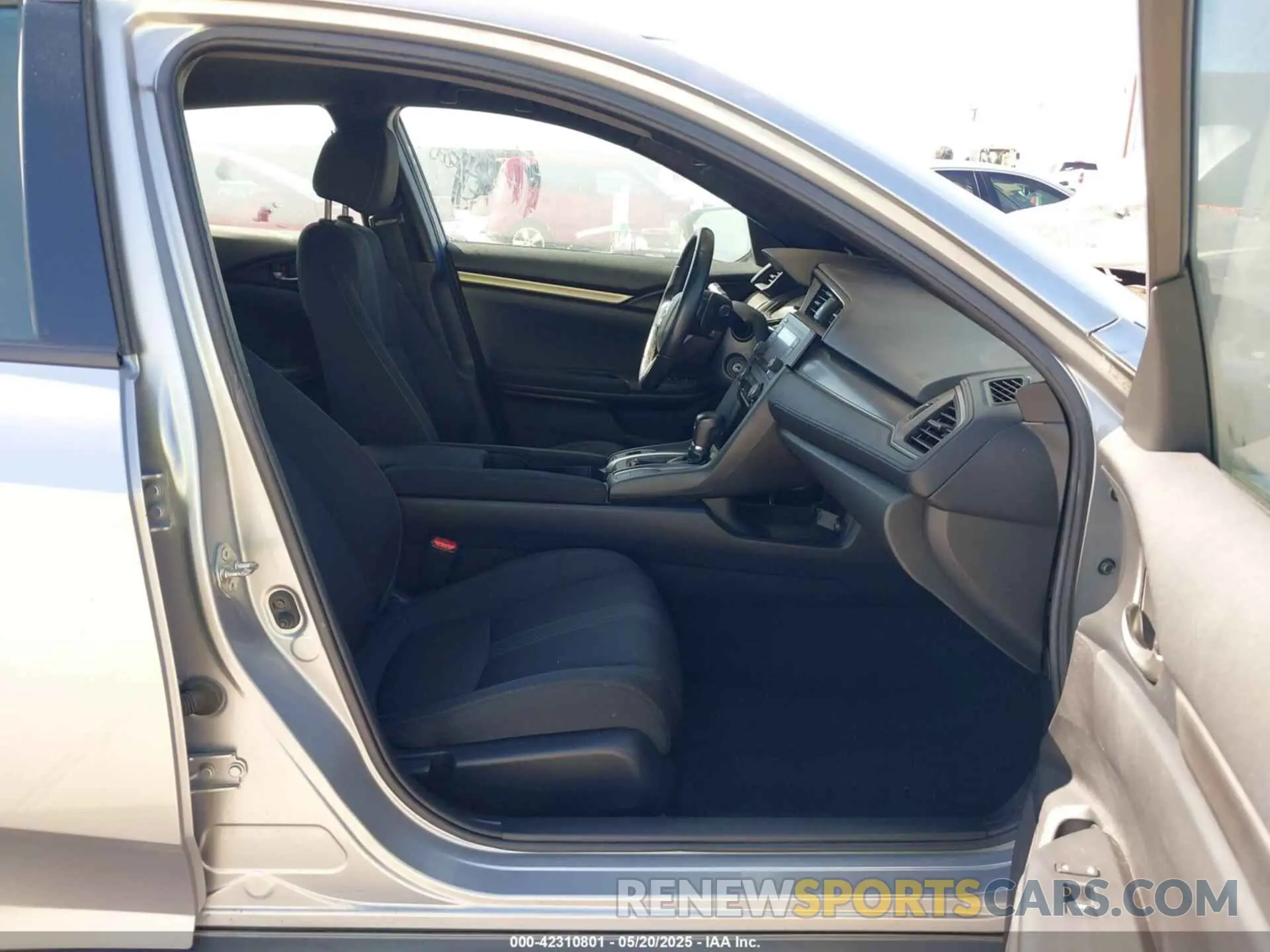 5 Photograph of a damaged car SHHFK7H49KU205551 HONDA CIVIC 2019