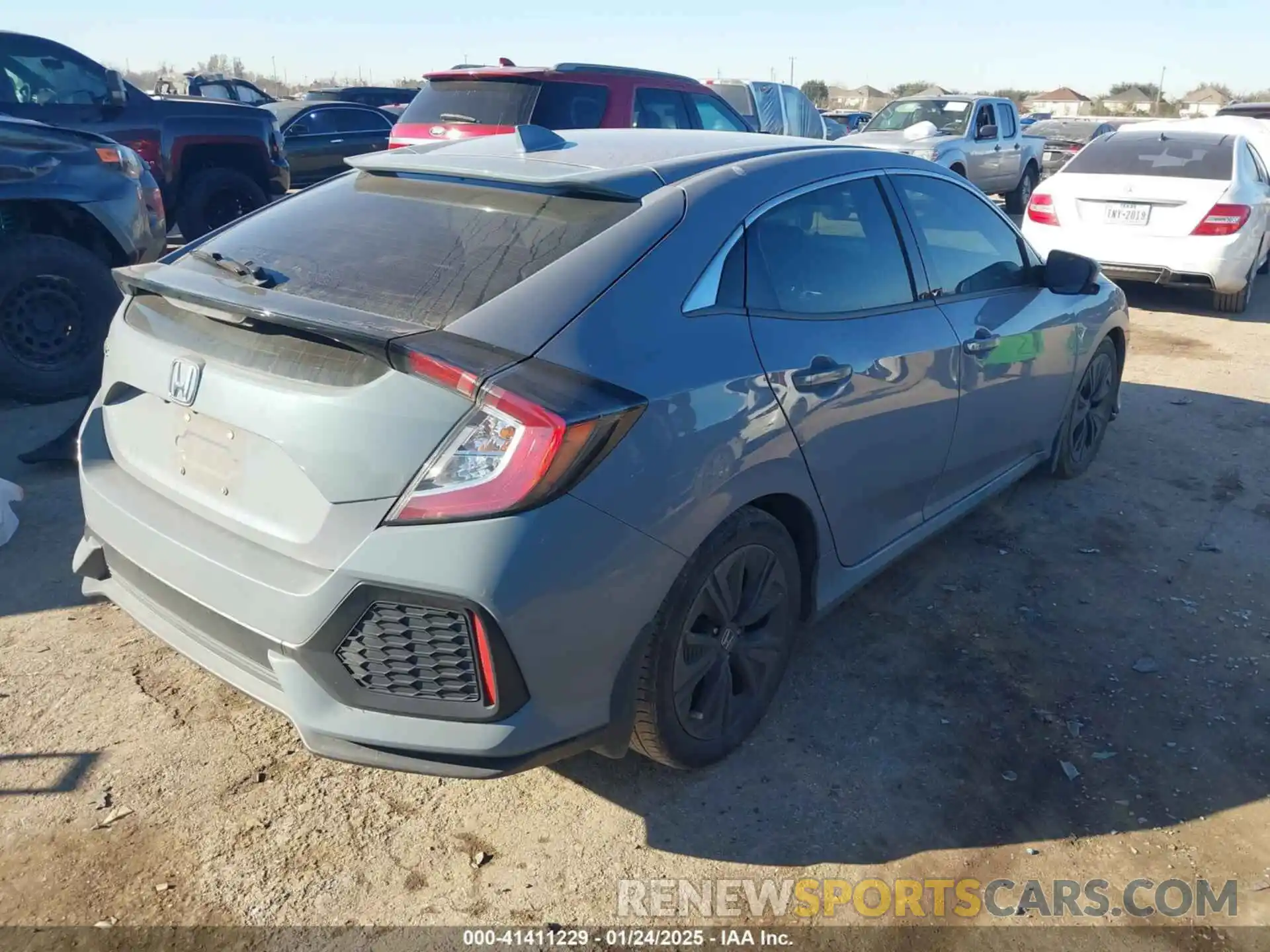 4 Photograph of a damaged car SHHFK7H60KU224748 HONDA CIVIC 2019