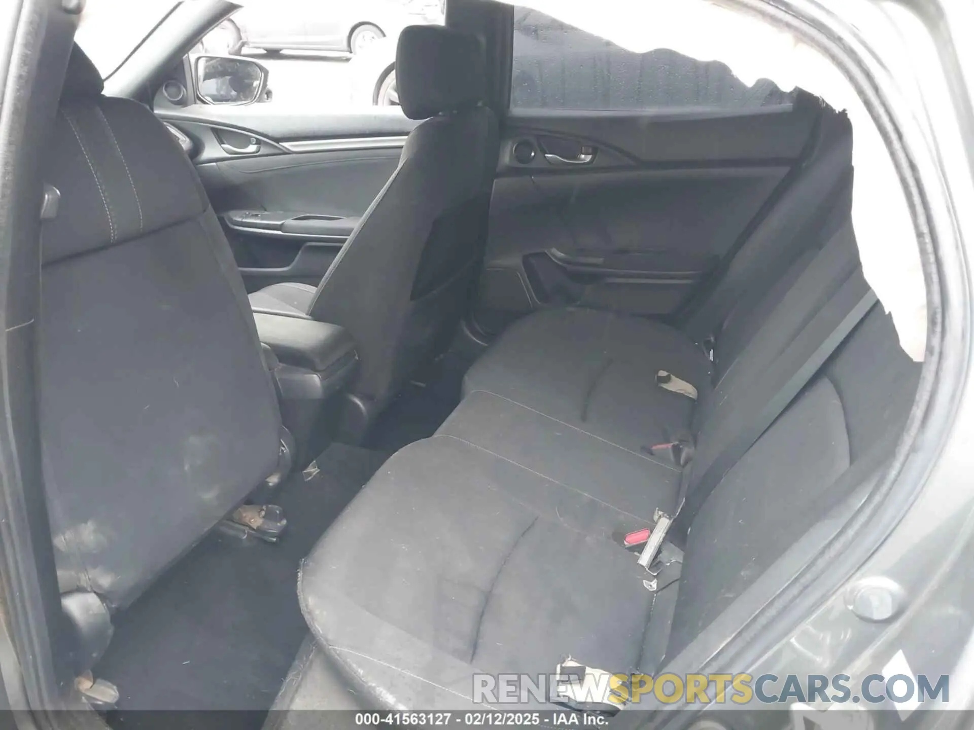 8 Photograph of a damaged car SHHFK7H61KU402618 HONDA CIVIC 2019