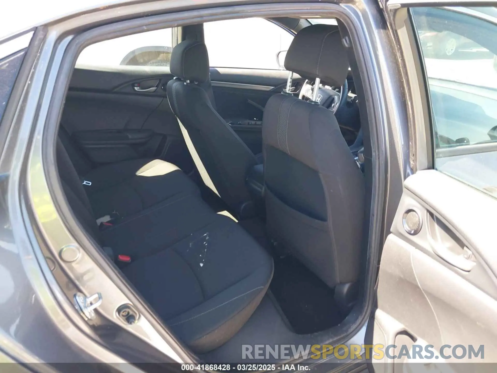 8 Photograph of a damaged car SHHFK7H61KU407737 HONDA CIVIC 2019