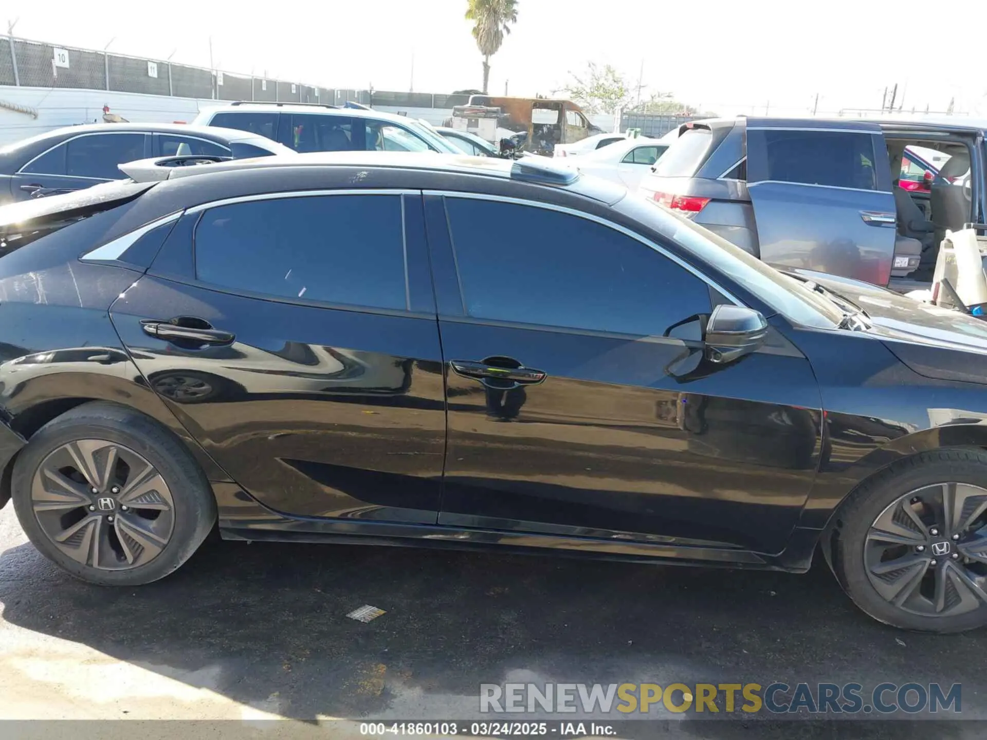 13 Photograph of a damaged car SHHFK7H61KU409634 HONDA CIVIC 2019