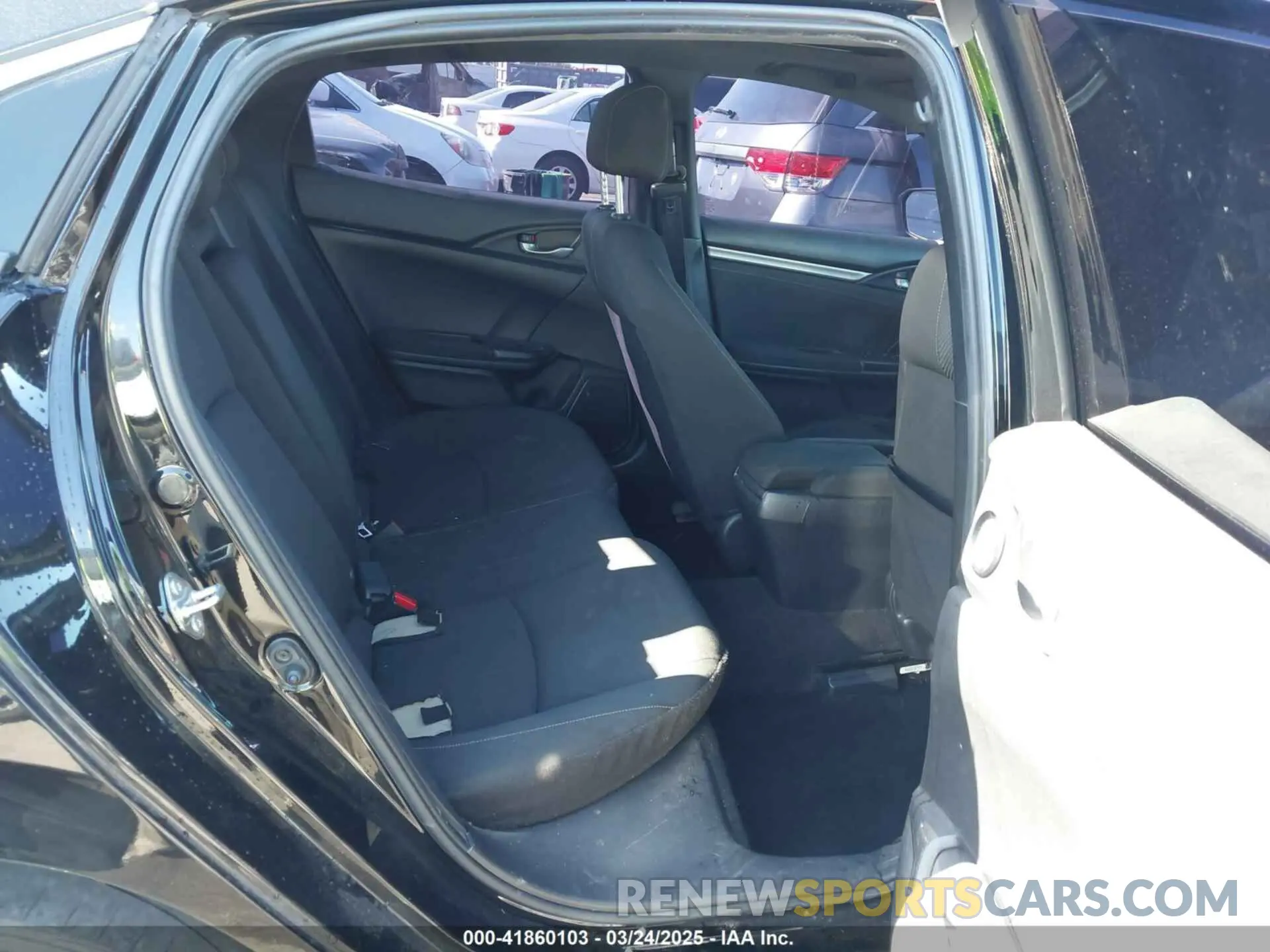 8 Photograph of a damaged car SHHFK7H61KU409634 HONDA CIVIC 2019