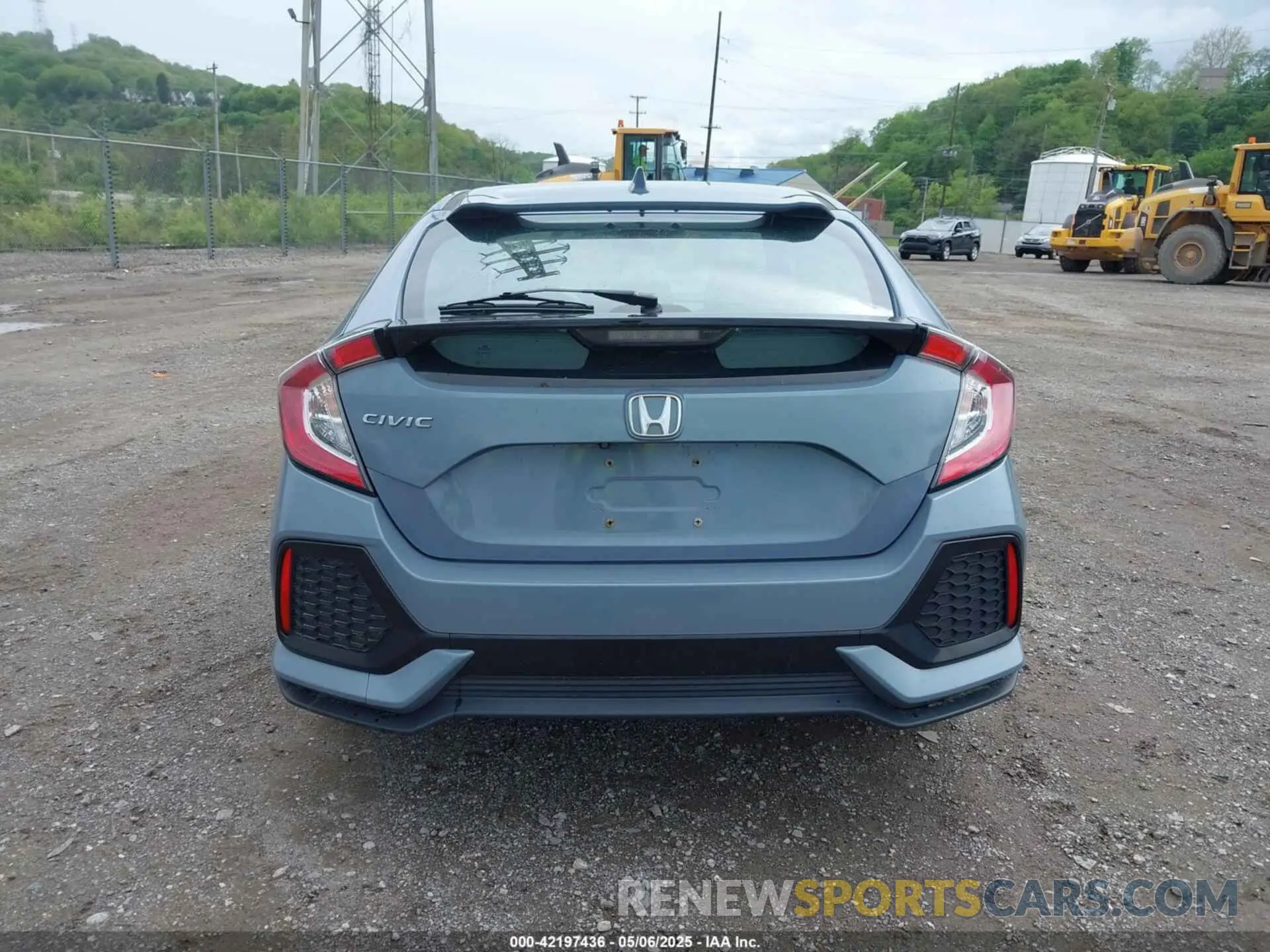 17 Photograph of a damaged car SHHFK7H61KU417104 HONDA CIVIC 2019