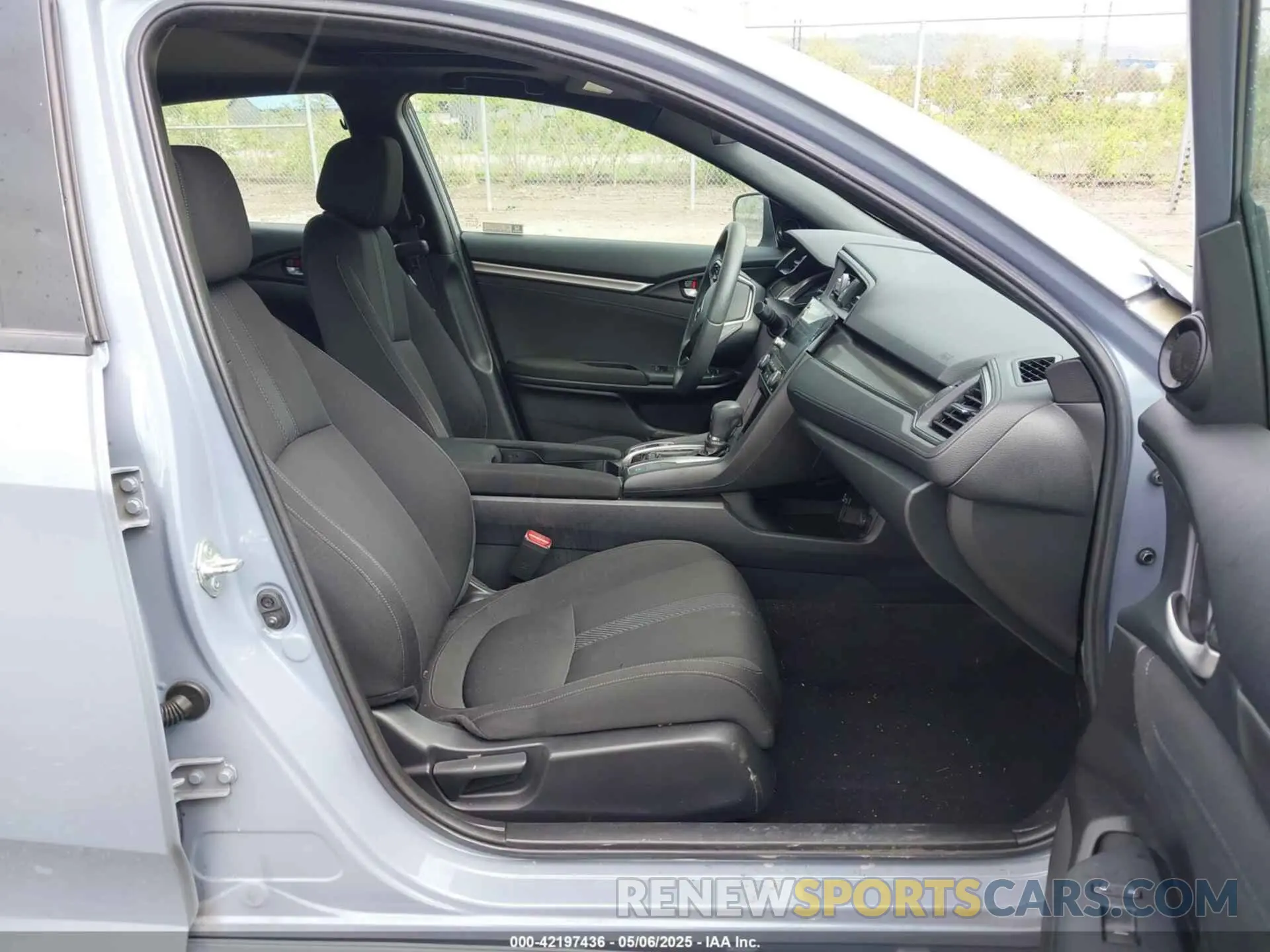 5 Photograph of a damaged car SHHFK7H61KU417104 HONDA CIVIC 2019