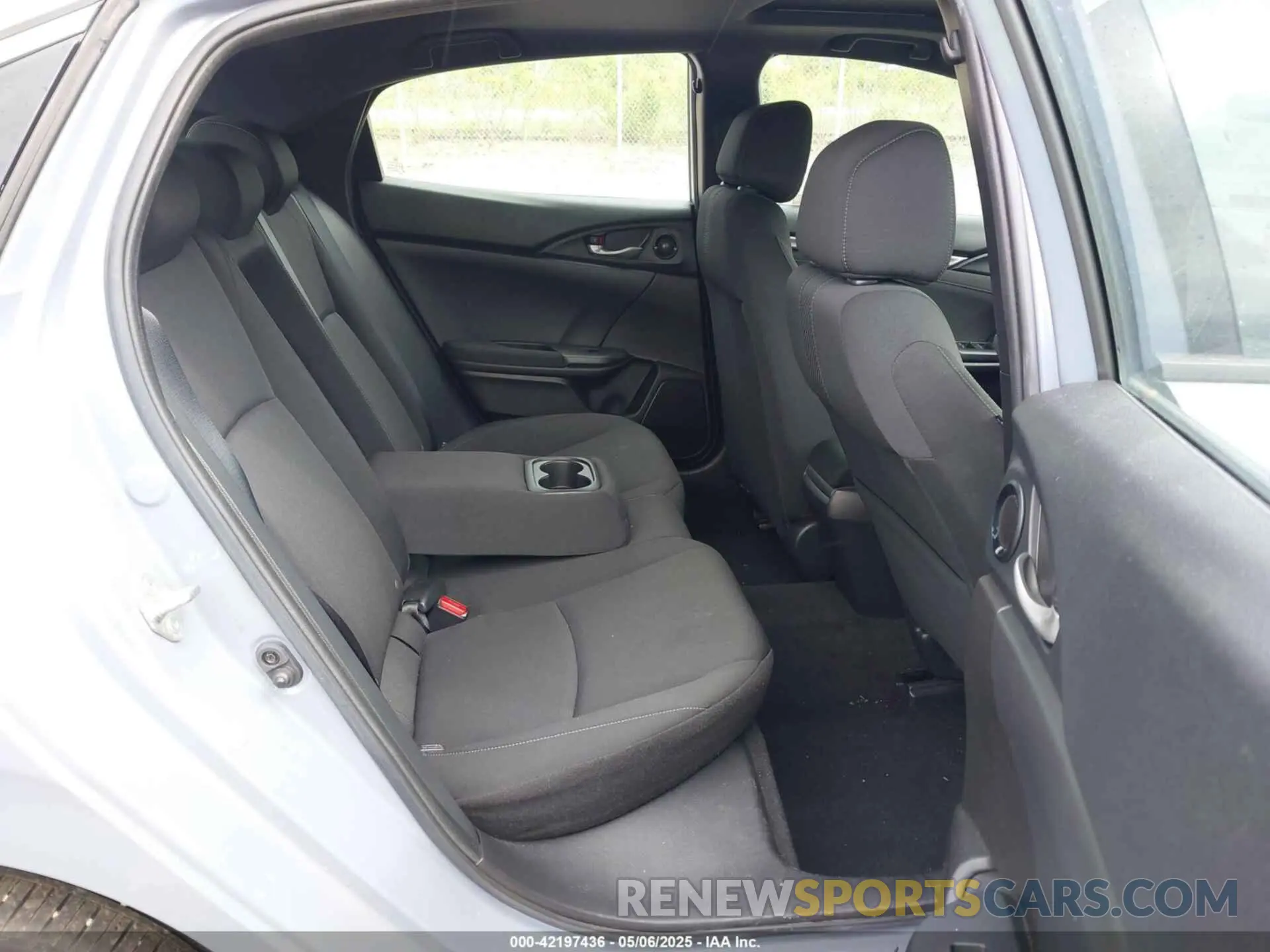 8 Photograph of a damaged car SHHFK7H61KU417104 HONDA CIVIC 2019