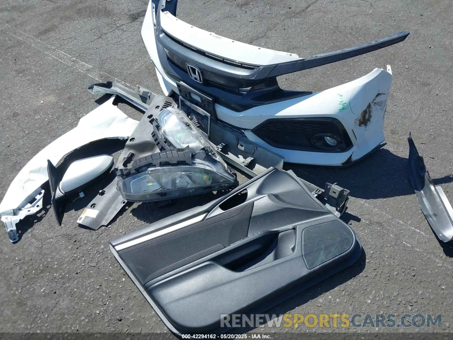 12 Photograph of a damaged car SHHFK7H61KU417152 HONDA CIVIC 2019