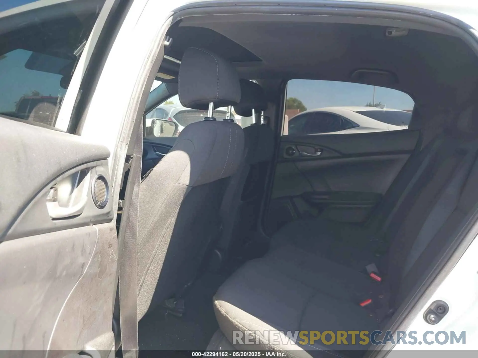 8 Photograph of a damaged car SHHFK7H61KU417152 HONDA CIVIC 2019