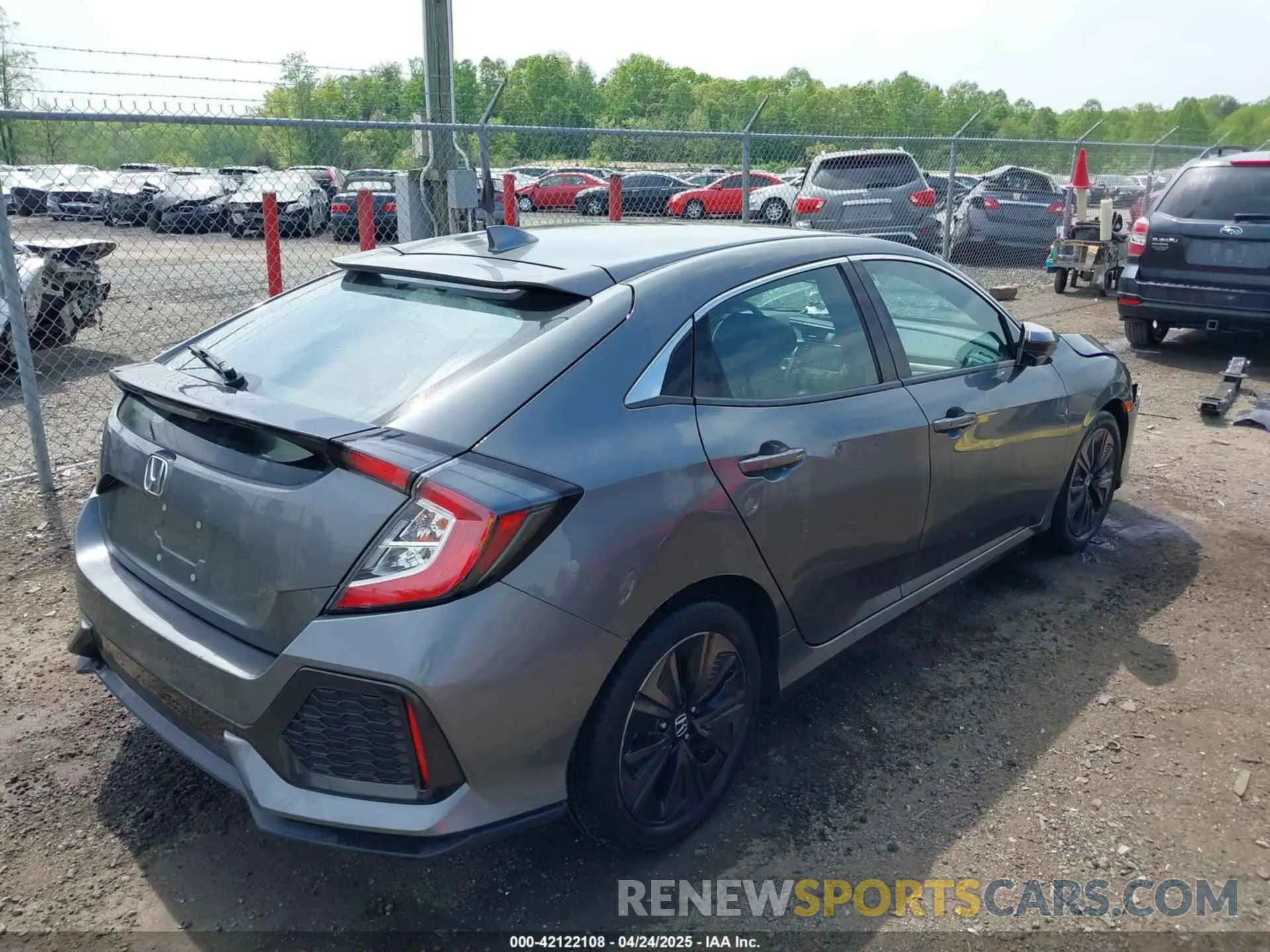 4 Photograph of a damaged car SHHFK7H62KU228980 HONDA CIVIC 2019