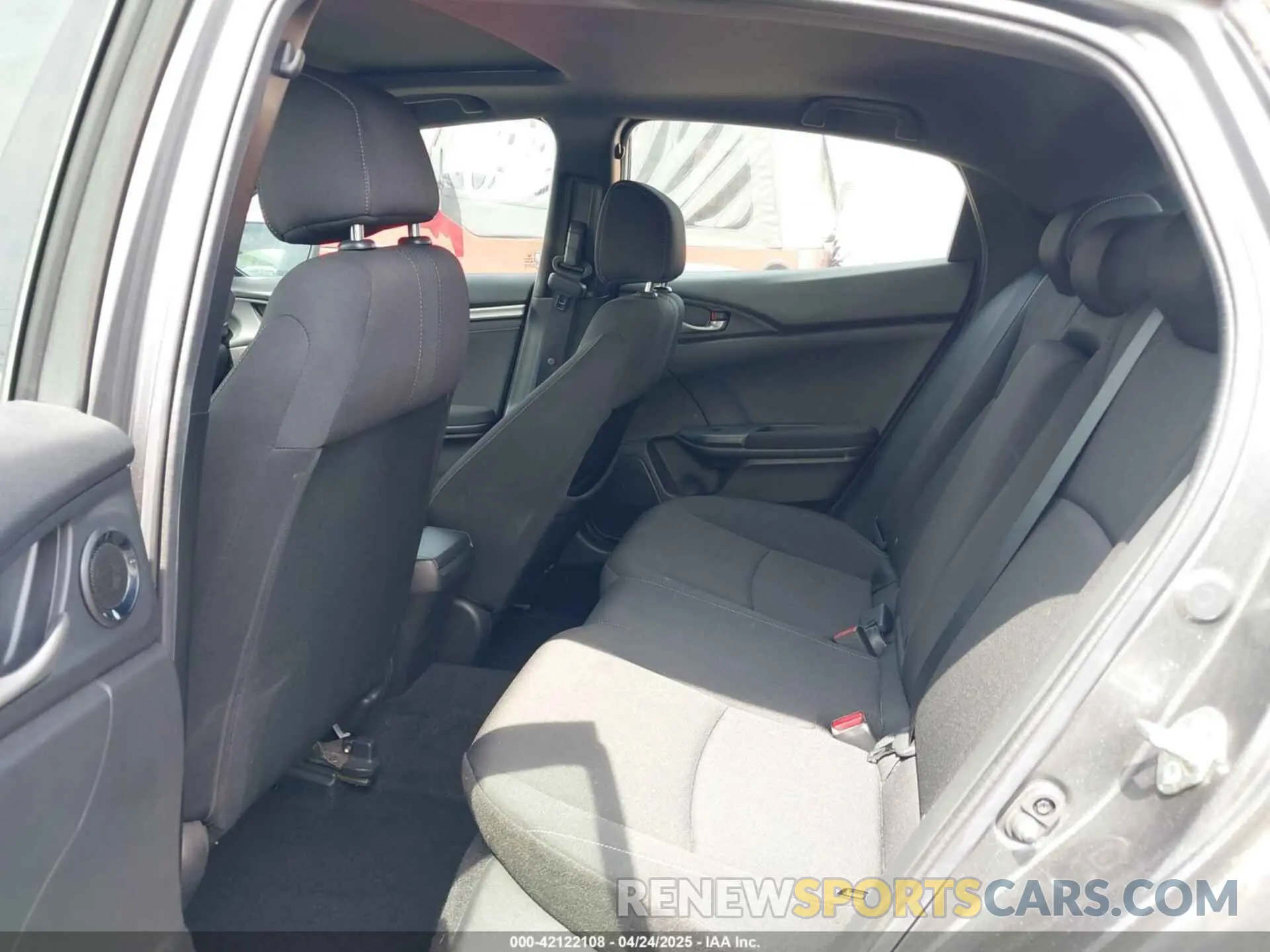 8 Photograph of a damaged car SHHFK7H62KU228980 HONDA CIVIC 2019