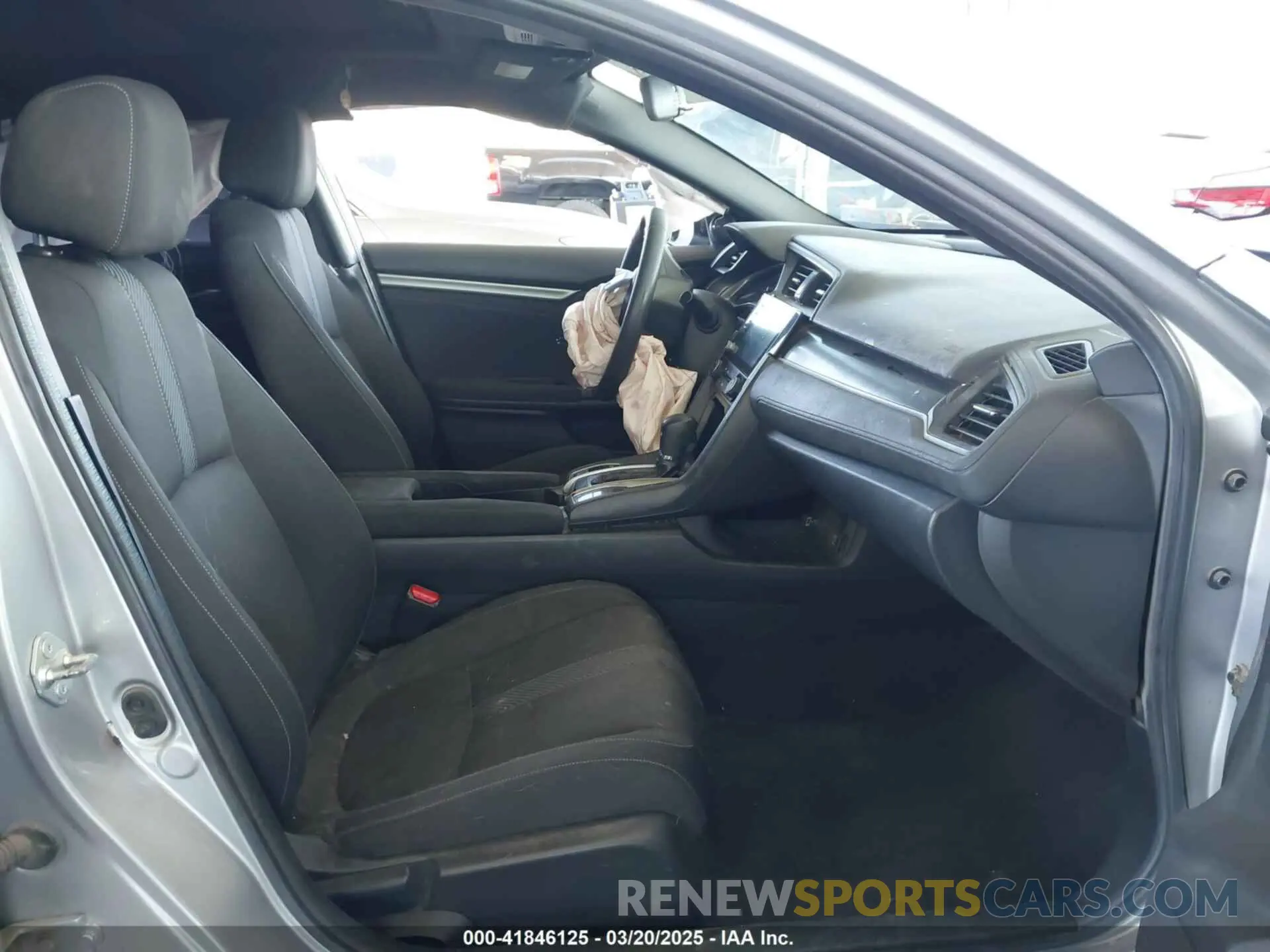 5 Photograph of a damaged car SHHFK7H62KU403955 HONDA CIVIC 2019