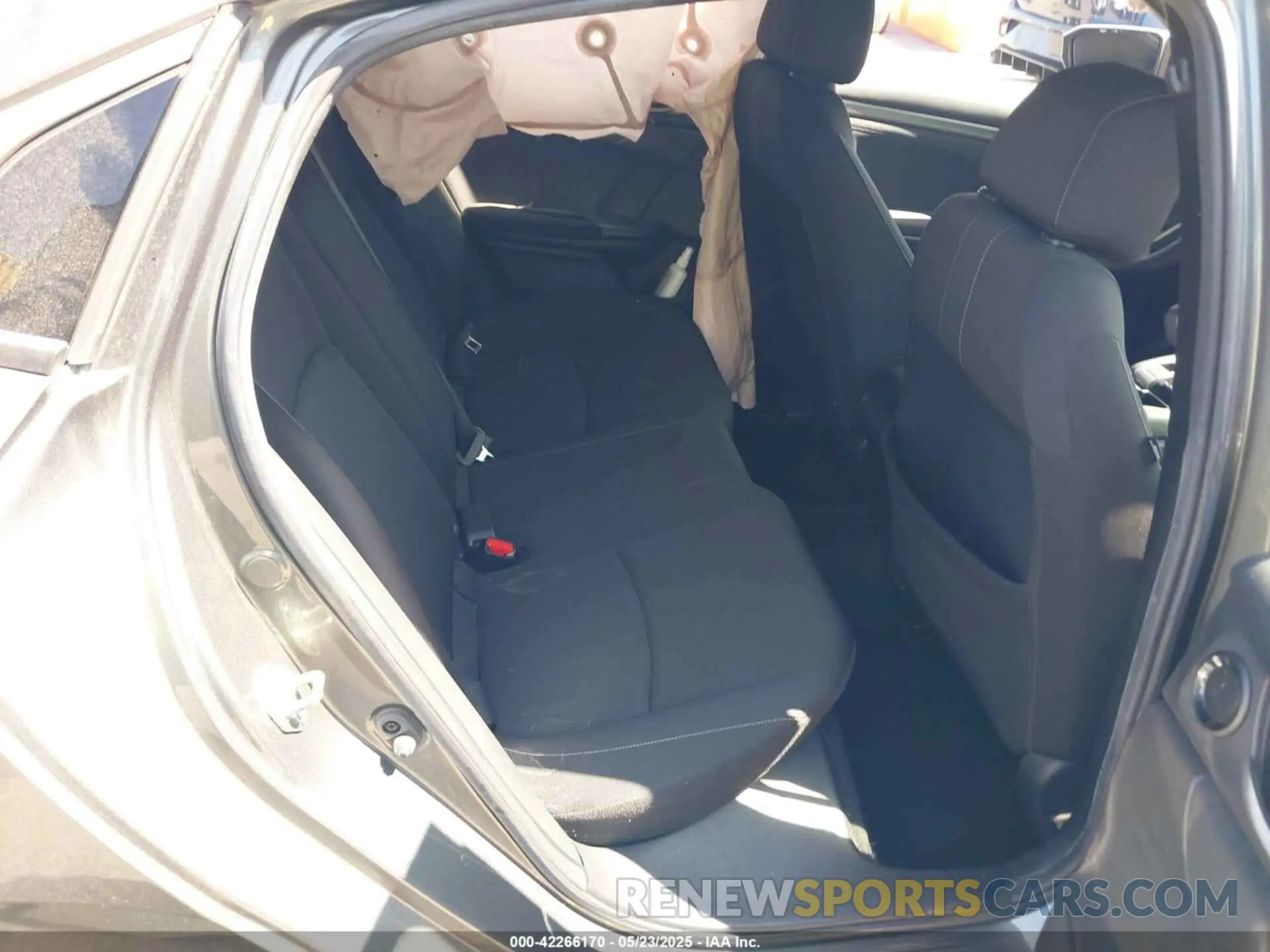 8 Photograph of a damaged car SHHFK7H62KU410632 HONDA CIVIC 2019