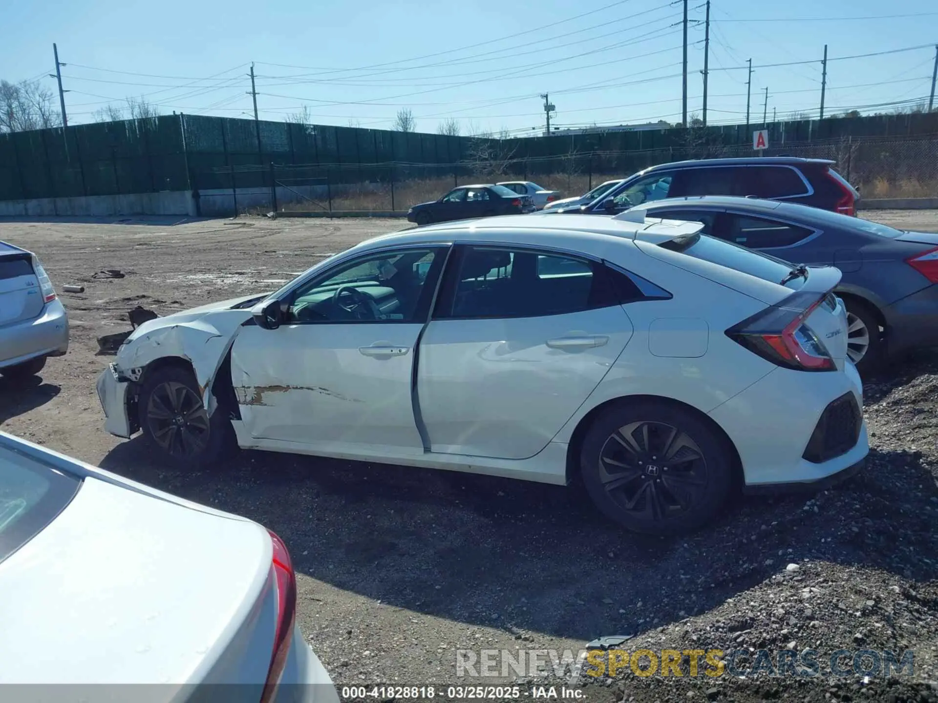 14 Photograph of a damaged car SHHFK7H62KU415930 HONDA CIVIC 2019