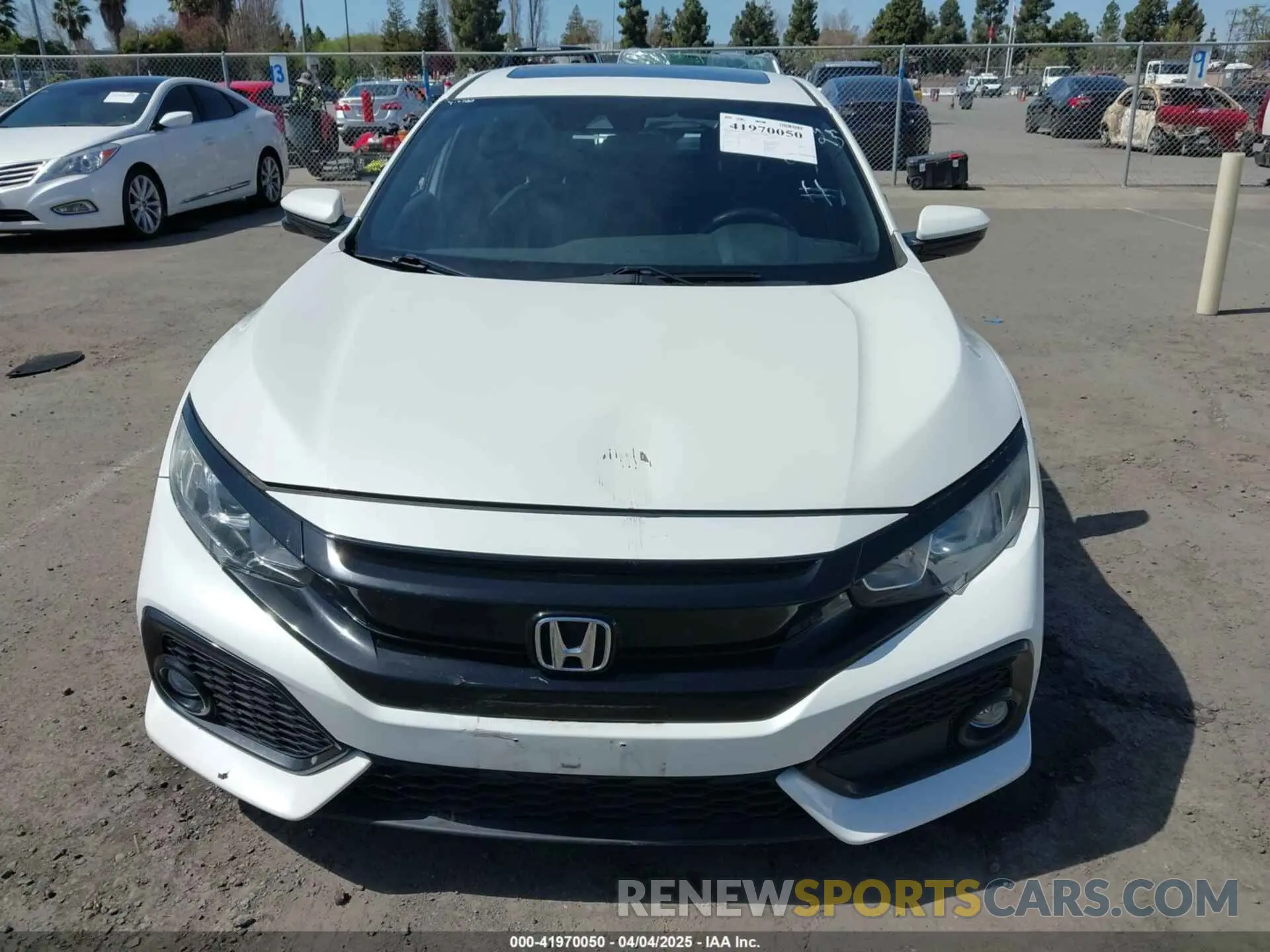 11 Photograph of a damaged car SHHFK7H62KU422196 HONDA CIVIC 2019