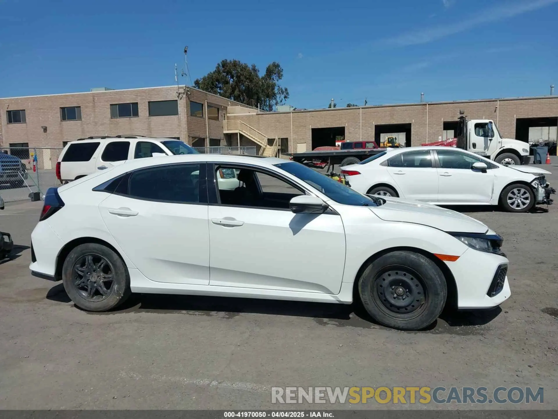 12 Photograph of a damaged car SHHFK7H62KU422196 HONDA CIVIC 2019