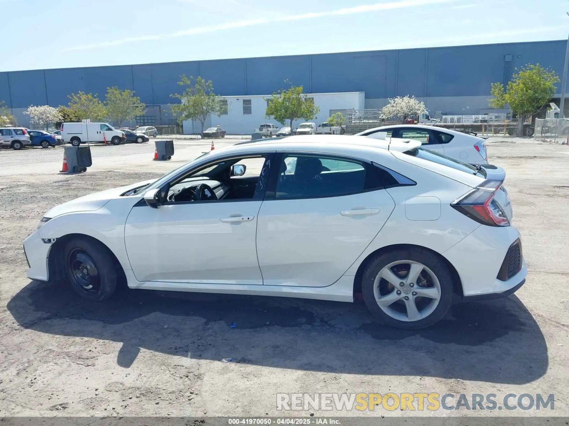 13 Photograph of a damaged car SHHFK7H62KU422196 HONDA CIVIC 2019