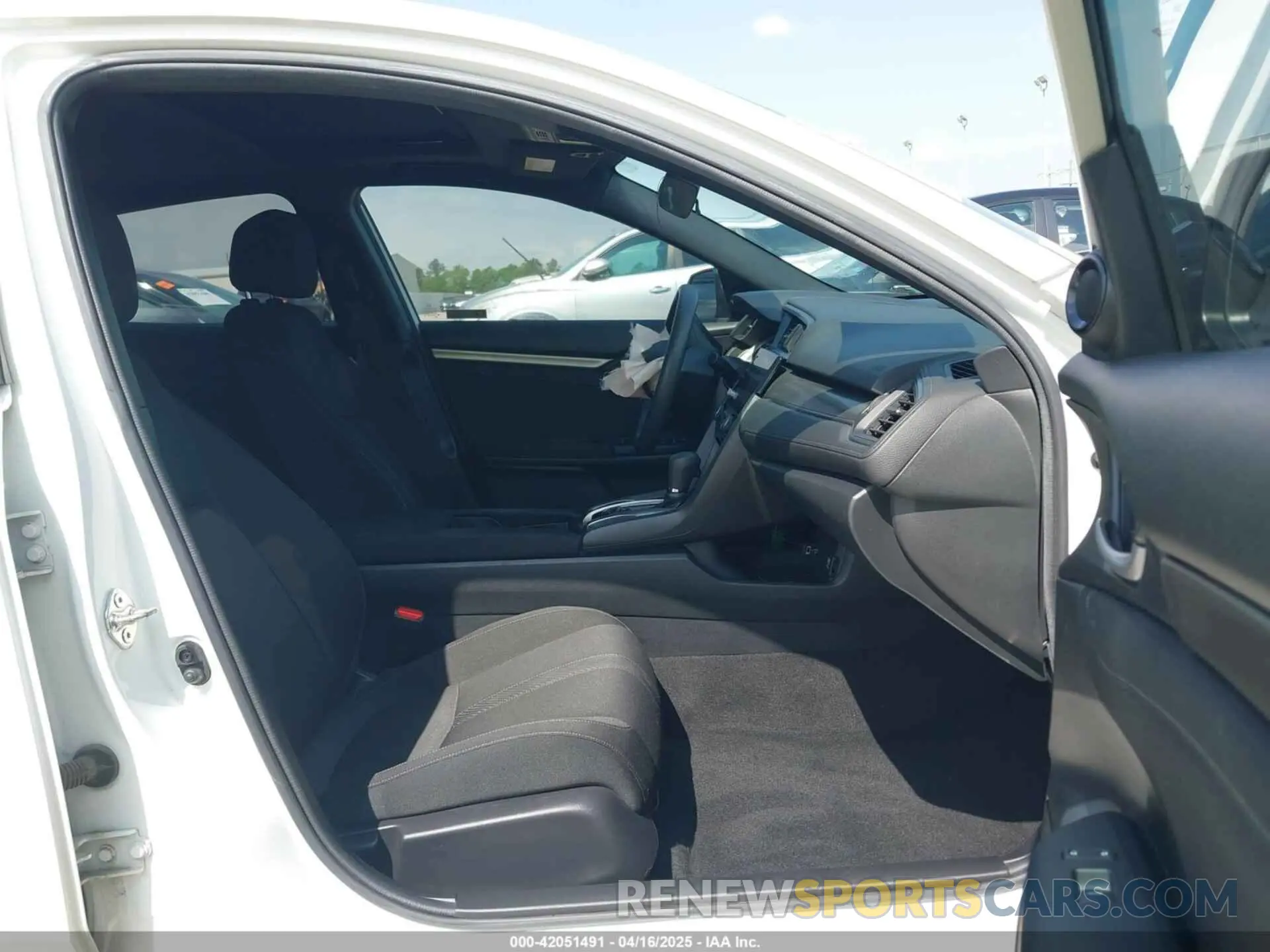 5 Photograph of a damaged car SHHFK7H63KU225263 HONDA CIVIC 2019