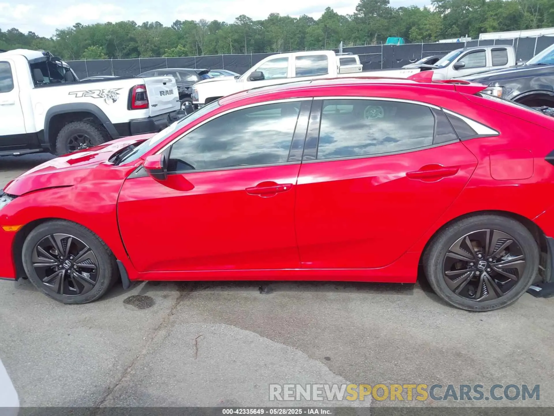 14 Photograph of a damaged car SHHFK7H63KU226588 HONDA CIVIC 2019
