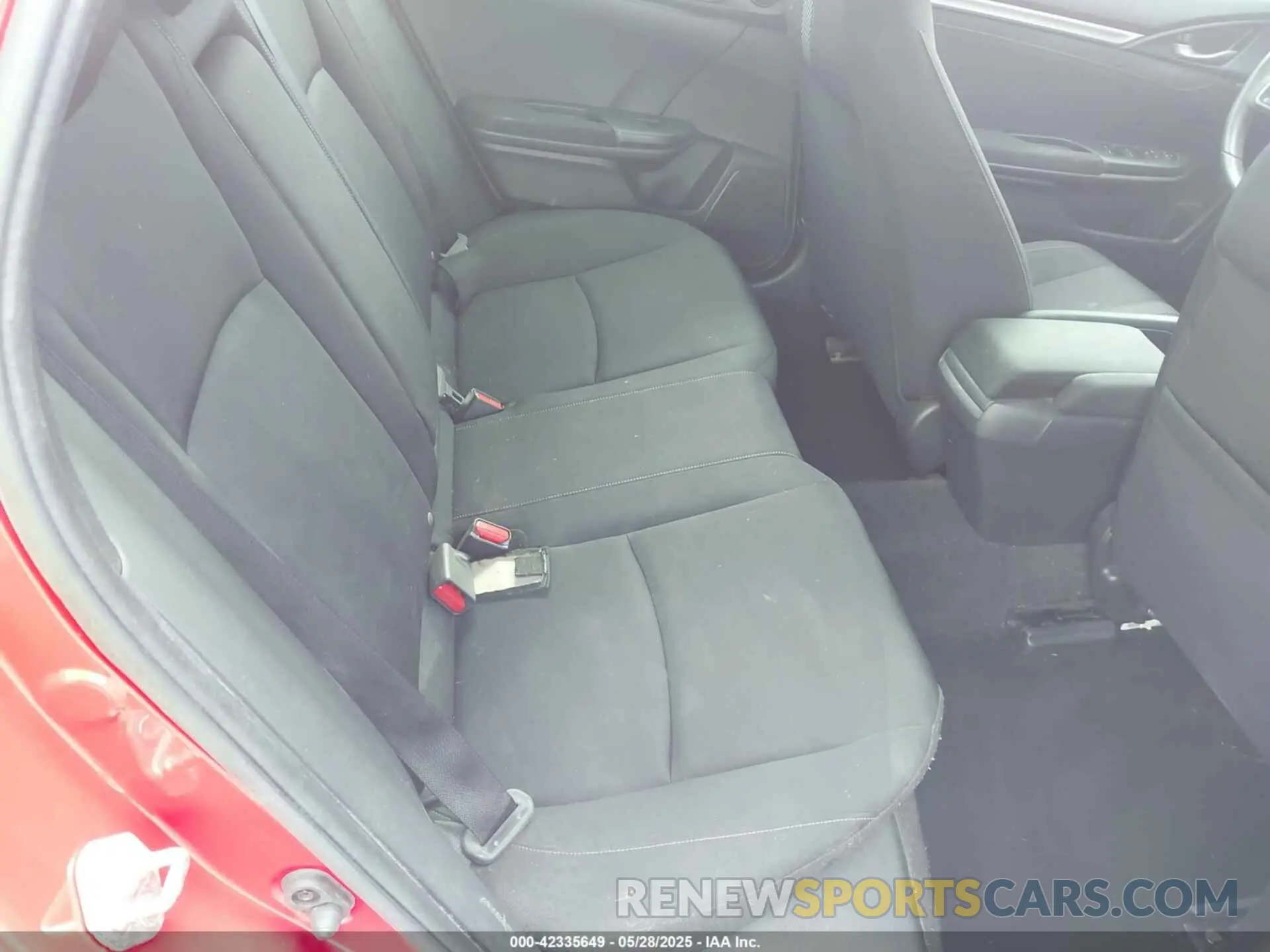 8 Photograph of a damaged car SHHFK7H63KU226588 HONDA CIVIC 2019