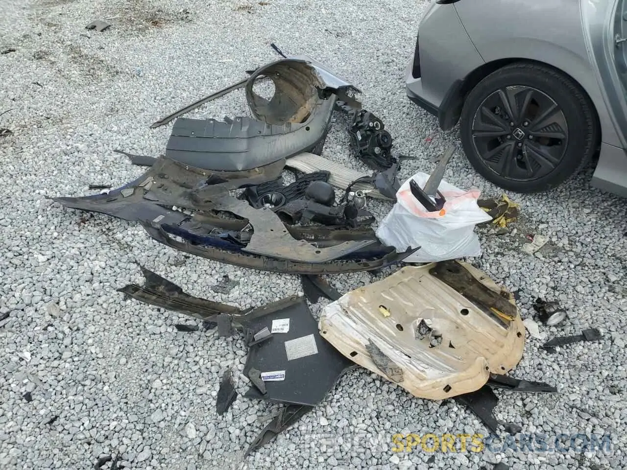12 Photograph of a damaged car SHHFK7H65KU225460 HONDA CIVIC 2019