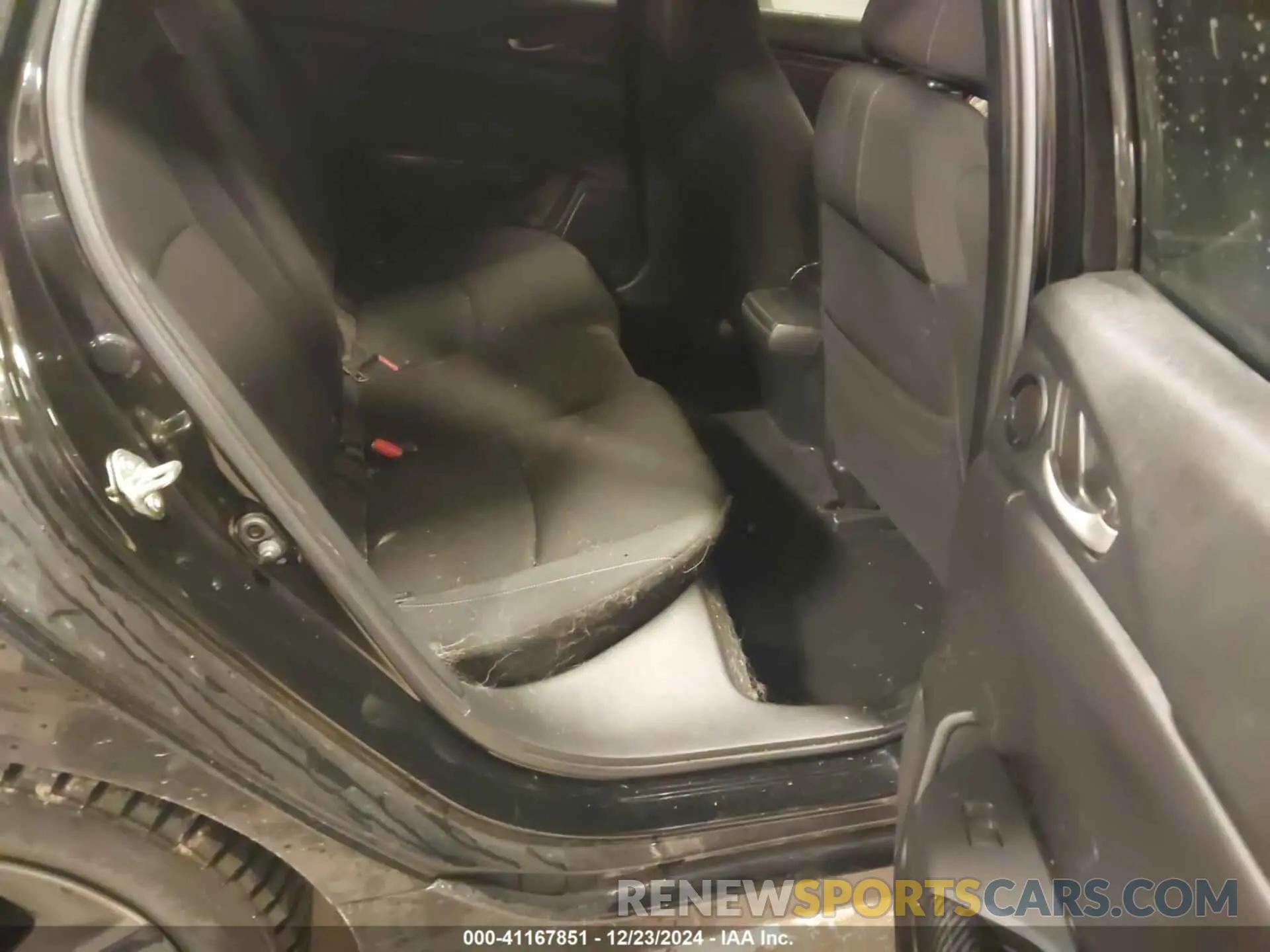 8 Photograph of a damaged car SHHFK7H65KU226575 HONDA CIVIC 2019