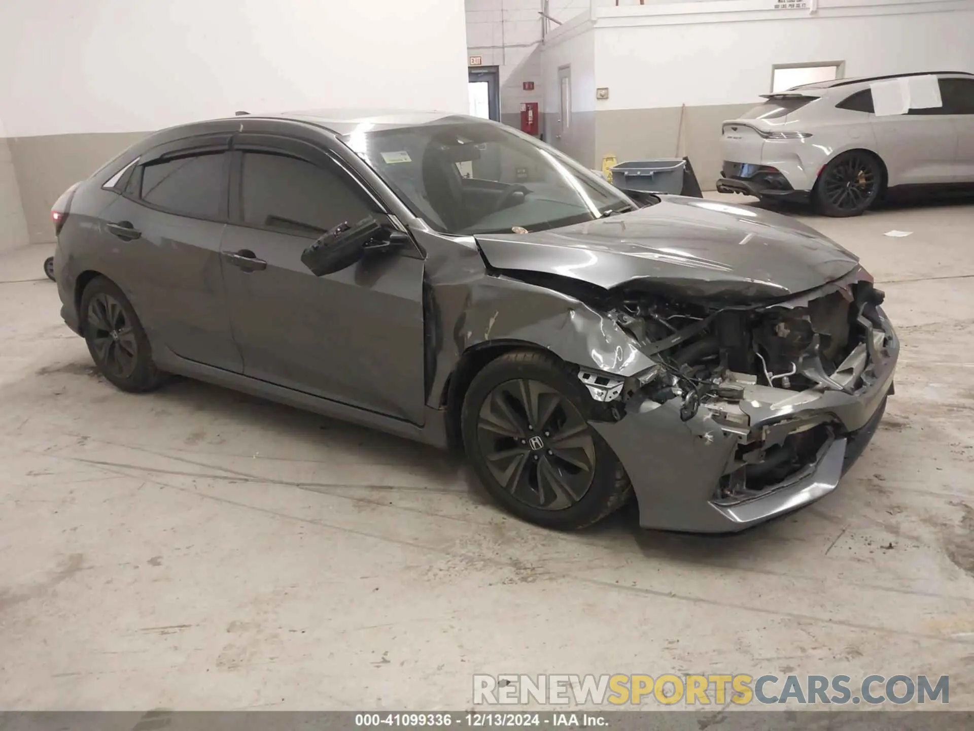 1 Photograph of a damaged car SHHFK7H65KU404307 HONDA CIVIC 2019