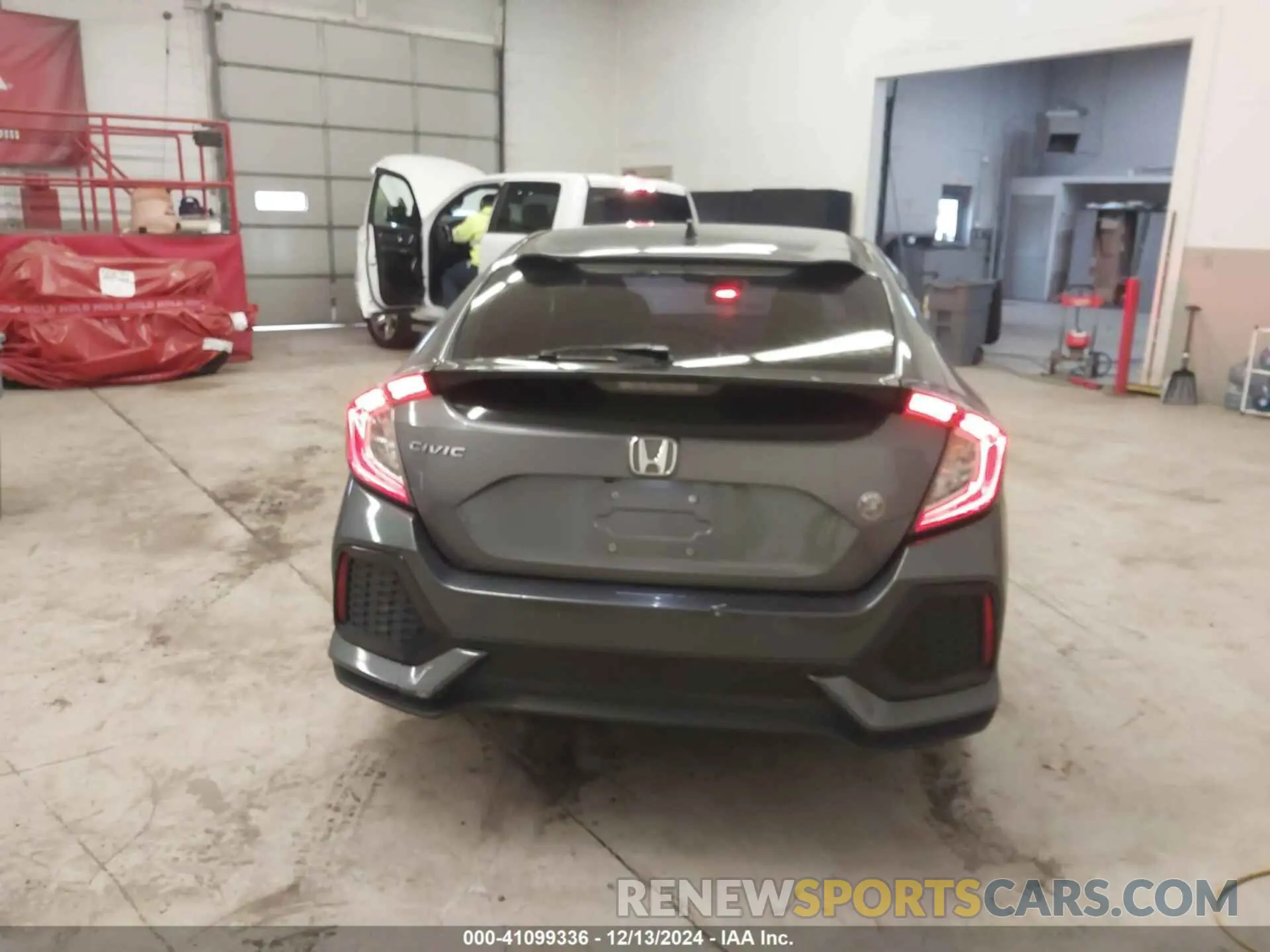 17 Photograph of a damaged car SHHFK7H65KU404307 HONDA CIVIC 2019