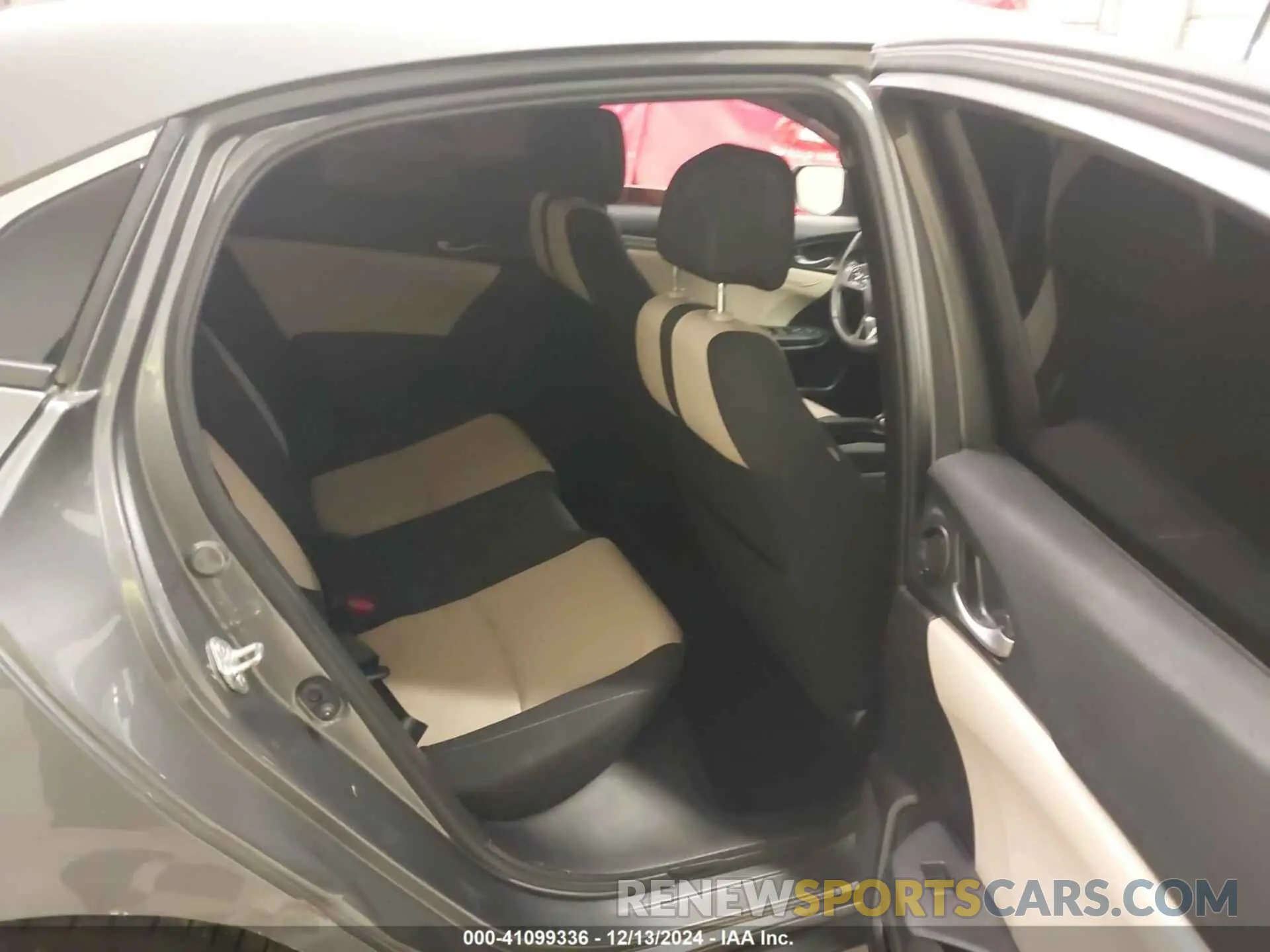8 Photograph of a damaged car SHHFK7H65KU404307 HONDA CIVIC 2019