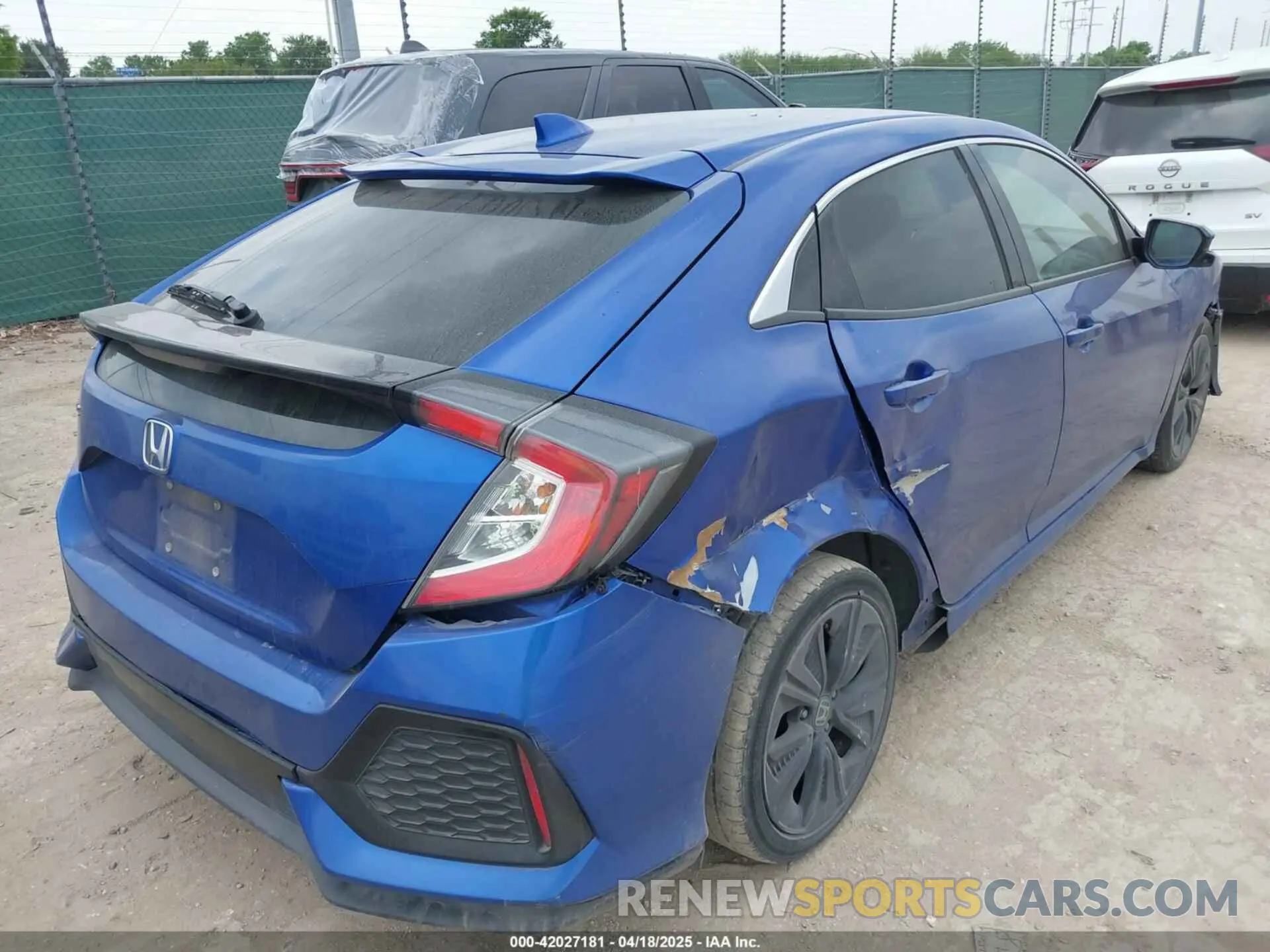 4 Photograph of a damaged car SHHFK7H65KU409572 HONDA CIVIC 2019