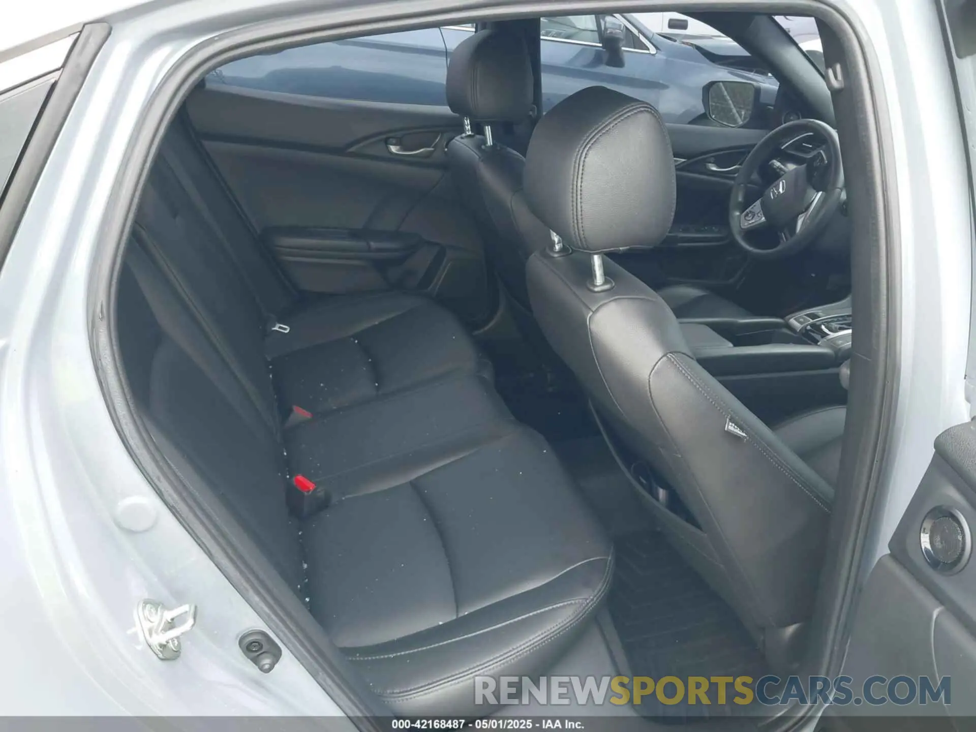 8 Photograph of a damaged car SHHFK7H66KU220056 HONDA CIVIC 2019