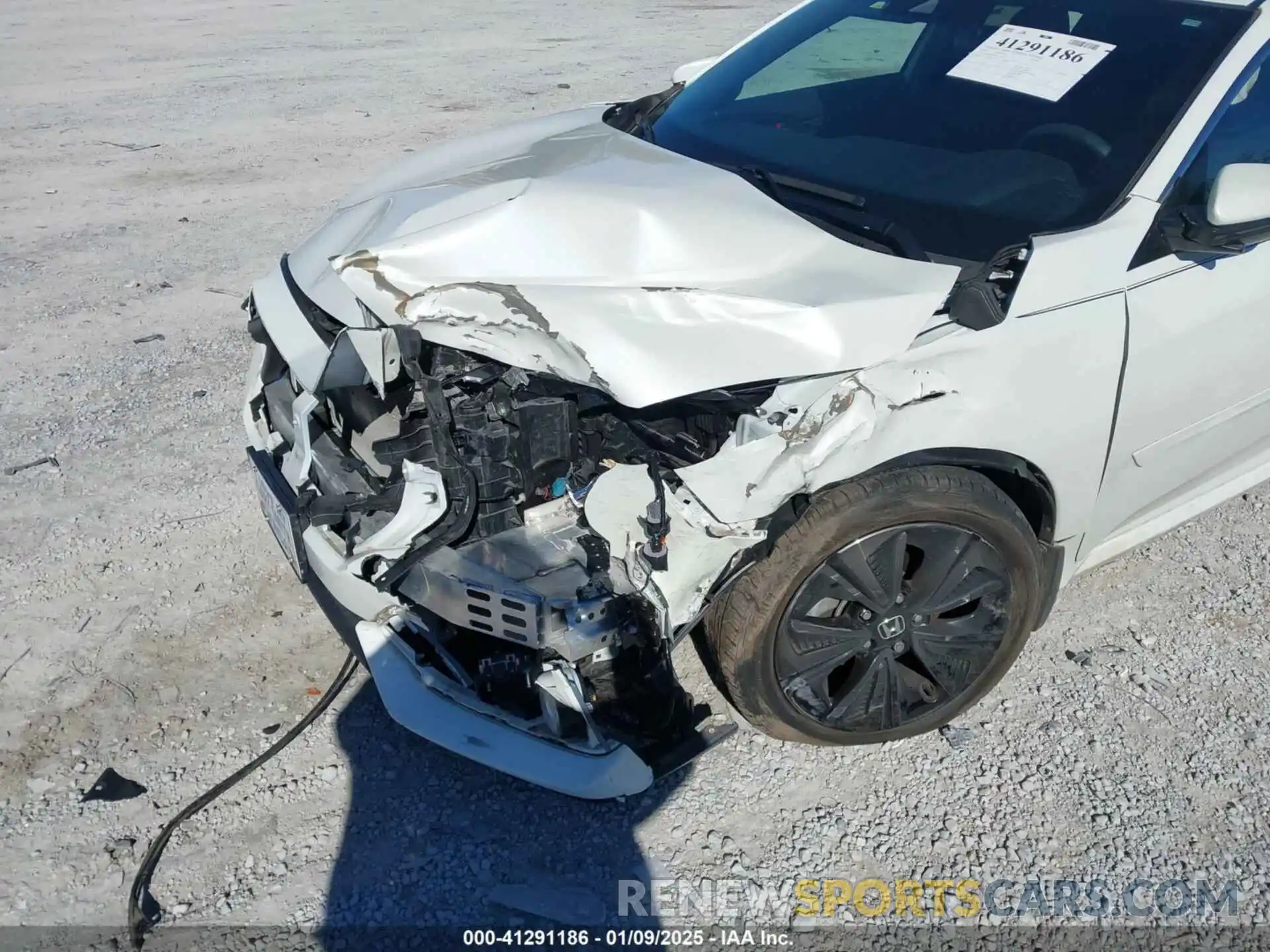 17 Photograph of a damaged car SHHFK7H66KU220154 HONDA CIVIC 2019