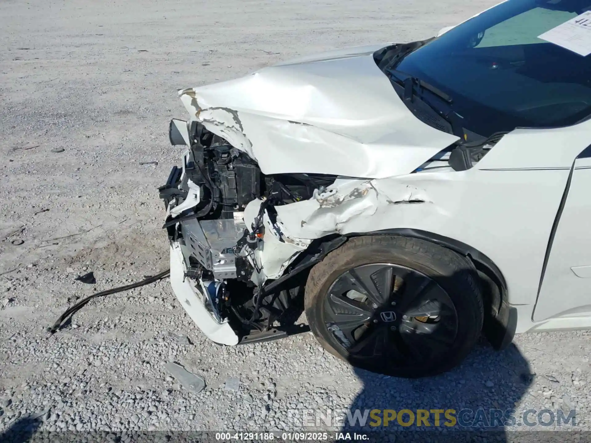 18 Photograph of a damaged car SHHFK7H66KU220154 HONDA CIVIC 2019