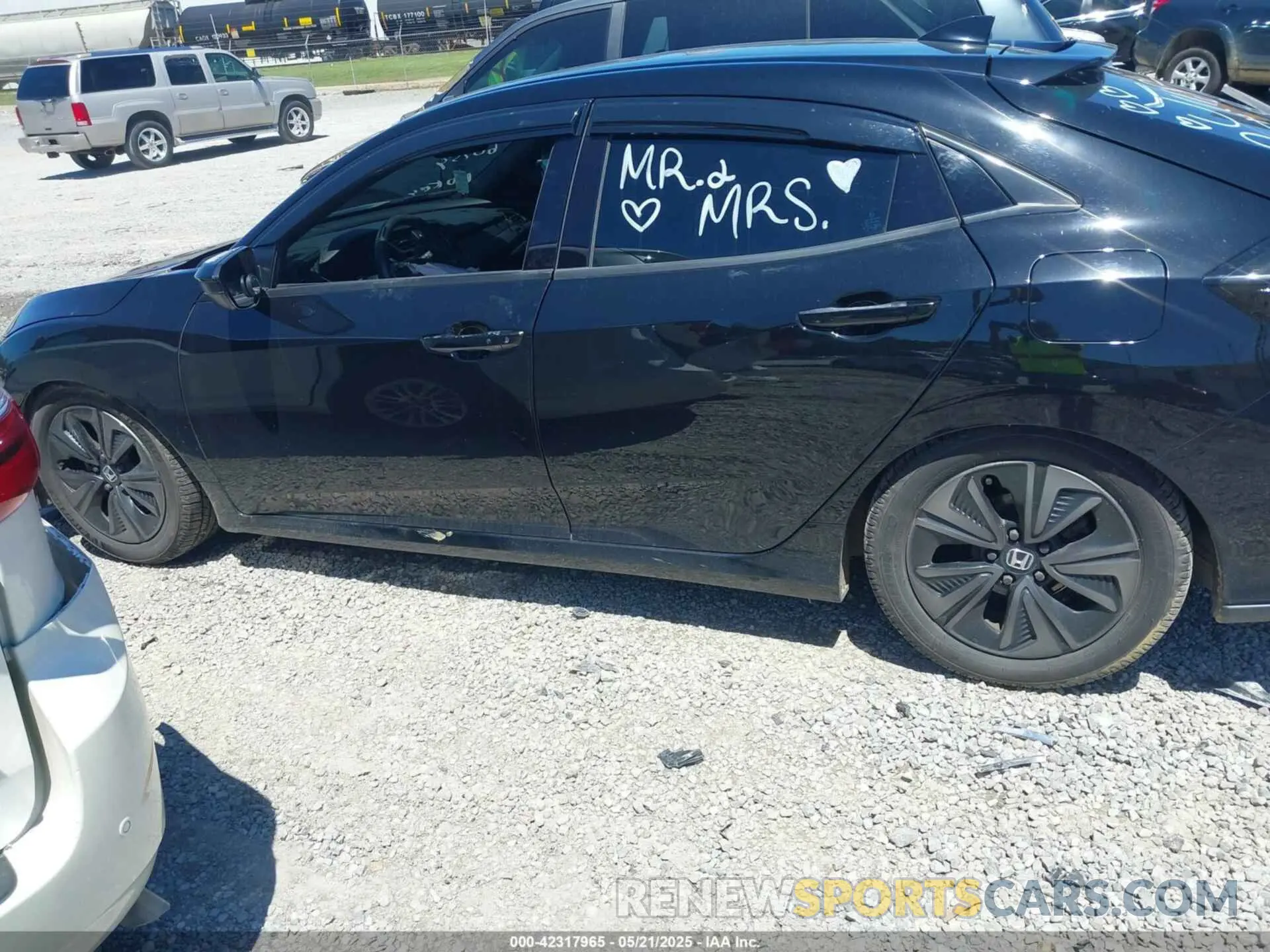 14 Photograph of a damaged car SHHFK7H67KU200639 HONDA CIVIC 2019