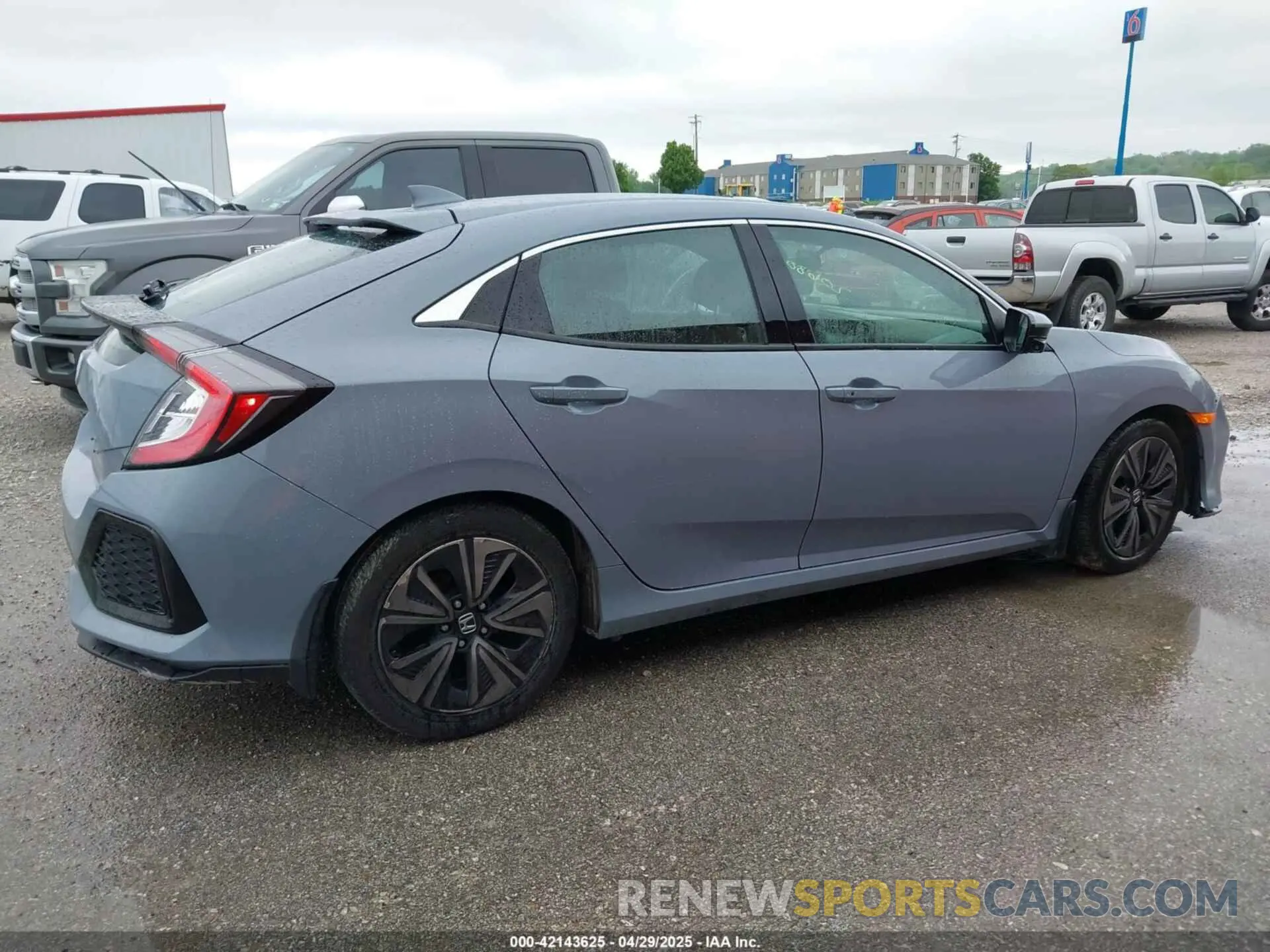 12 Photograph of a damaged car SHHFK7H67KU206800 HONDA CIVIC 2019