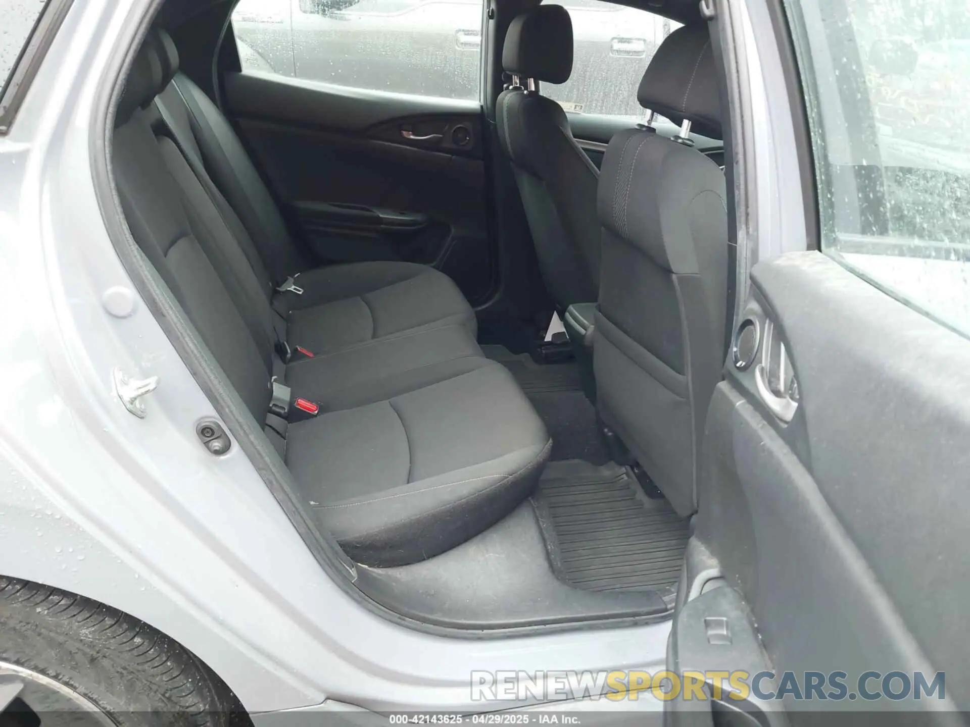 8 Photograph of a damaged car SHHFK7H67KU206800 HONDA CIVIC 2019
