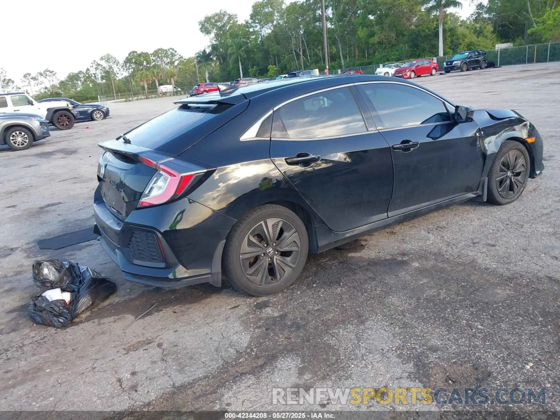 4 Photograph of a damaged car SHHFK7H67KU210765 HONDA CIVIC 2019