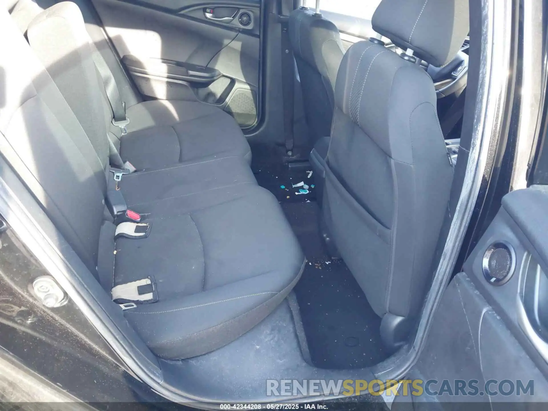 8 Photograph of a damaged car SHHFK7H67KU210765 HONDA CIVIC 2019