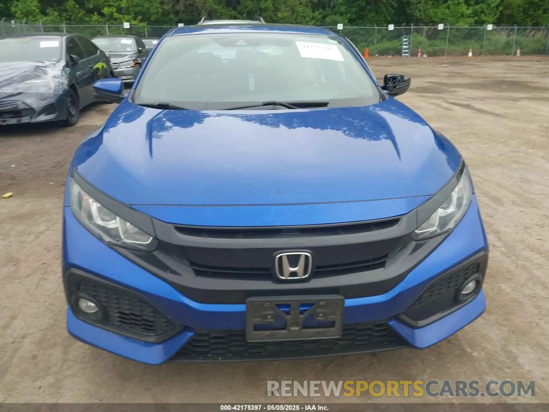 12 Photograph of a damaged car SHHFK7H67KU402820 HONDA CIVIC 2019