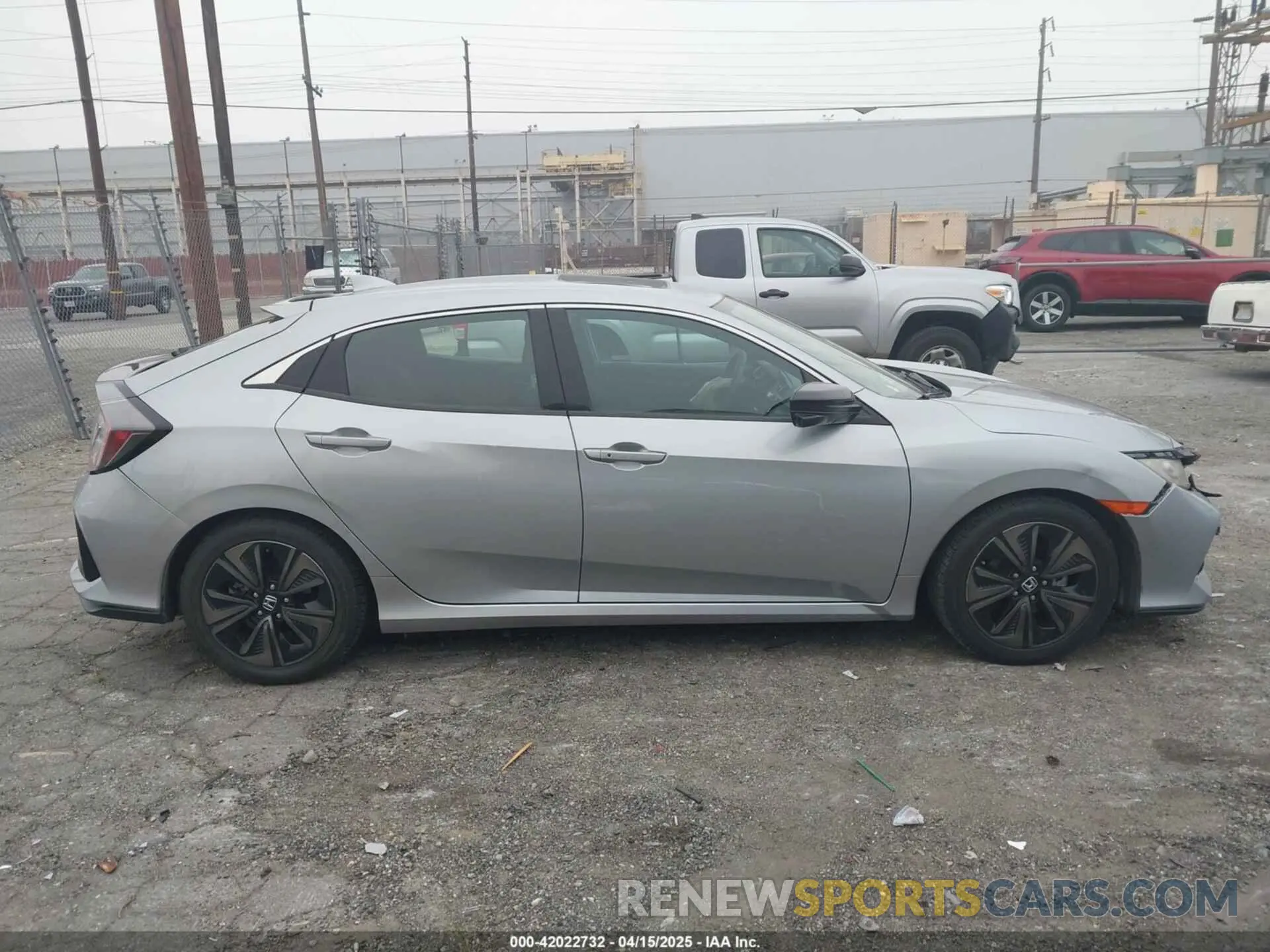 13 Photograph of a damaged car SHHFK7H67KU407354 HONDA CIVIC 2019