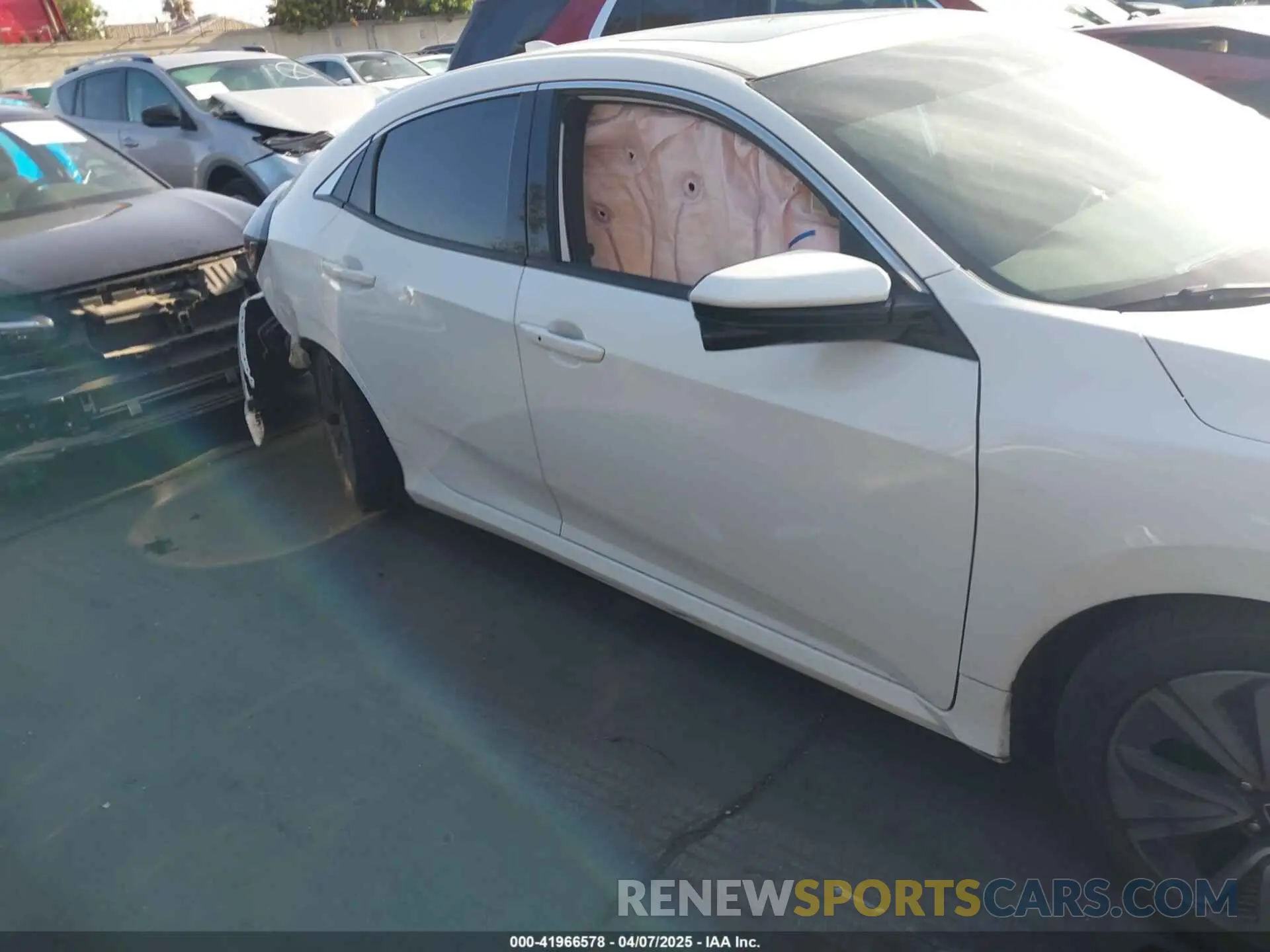 13 Photograph of a damaged car SHHFK7H67KU419052 HONDA CIVIC 2019