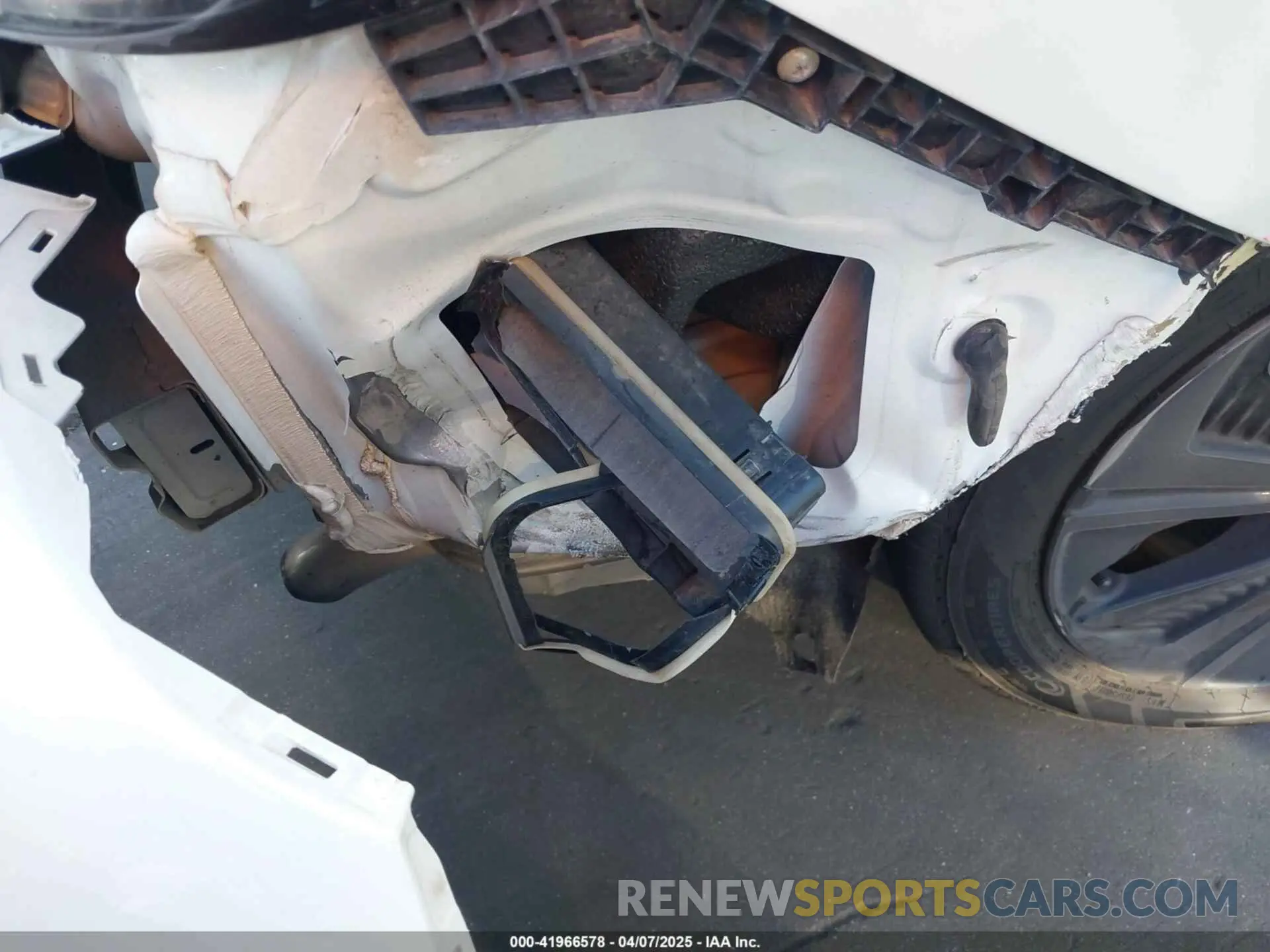 17 Photograph of a damaged car SHHFK7H67KU419052 HONDA CIVIC 2019