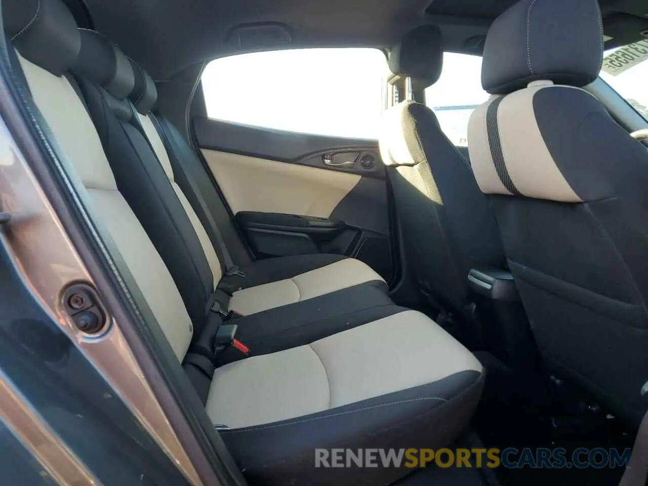 10 Photograph of a damaged car SHHFK7H68KU204490 HONDA CIVIC 2019